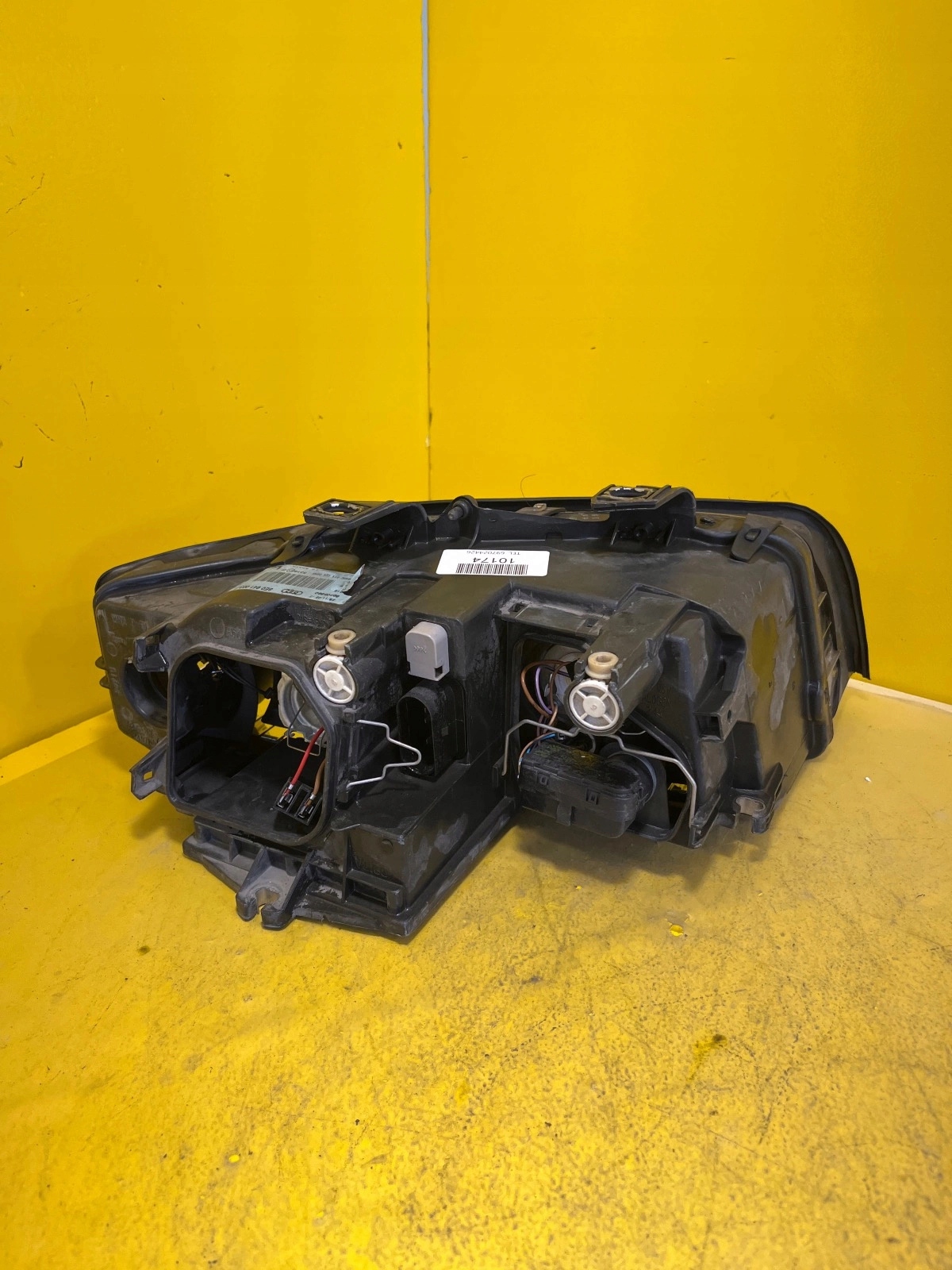light left Audi A4 B7 (2004-2008) xenon 8E0941003F