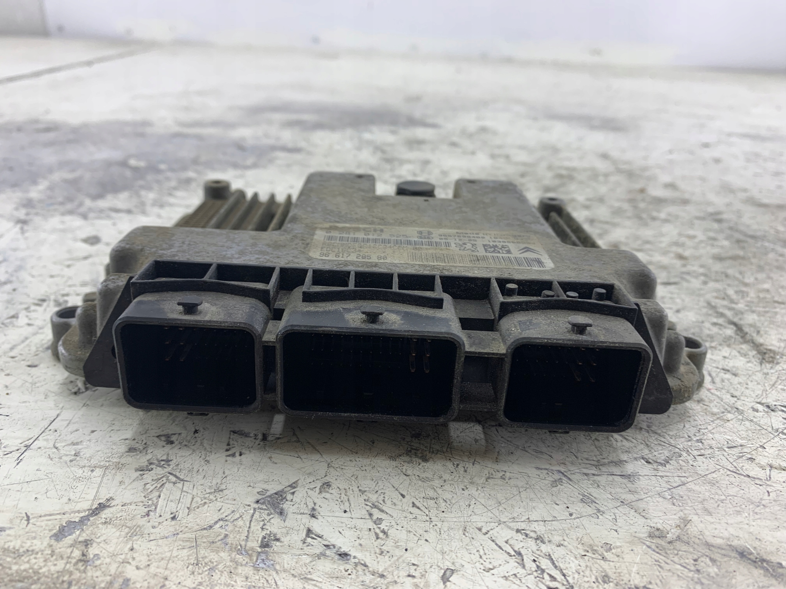 PEUGEOT 206 1.4 HDI unité de commande électronique uce moteur 9661728580