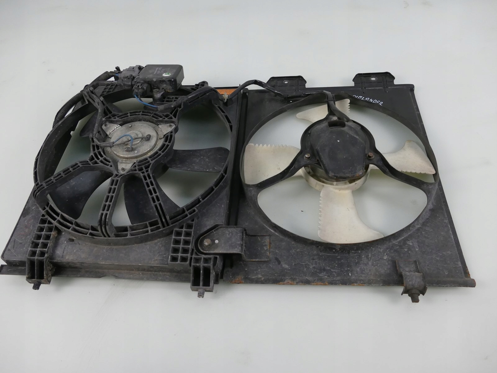 MITSUBISHI OUTLANDER e 2.0 TURBO 4G63 Ventola radiatore 1C23219700