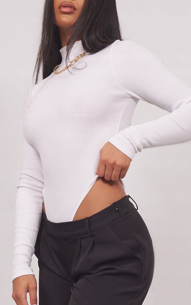 PRETTYLITTLETHING BIAŁE BODY Z DŁUGIM RĘKAWEM I GOLFEM R.XL F501113 Rozmiar XL (42)