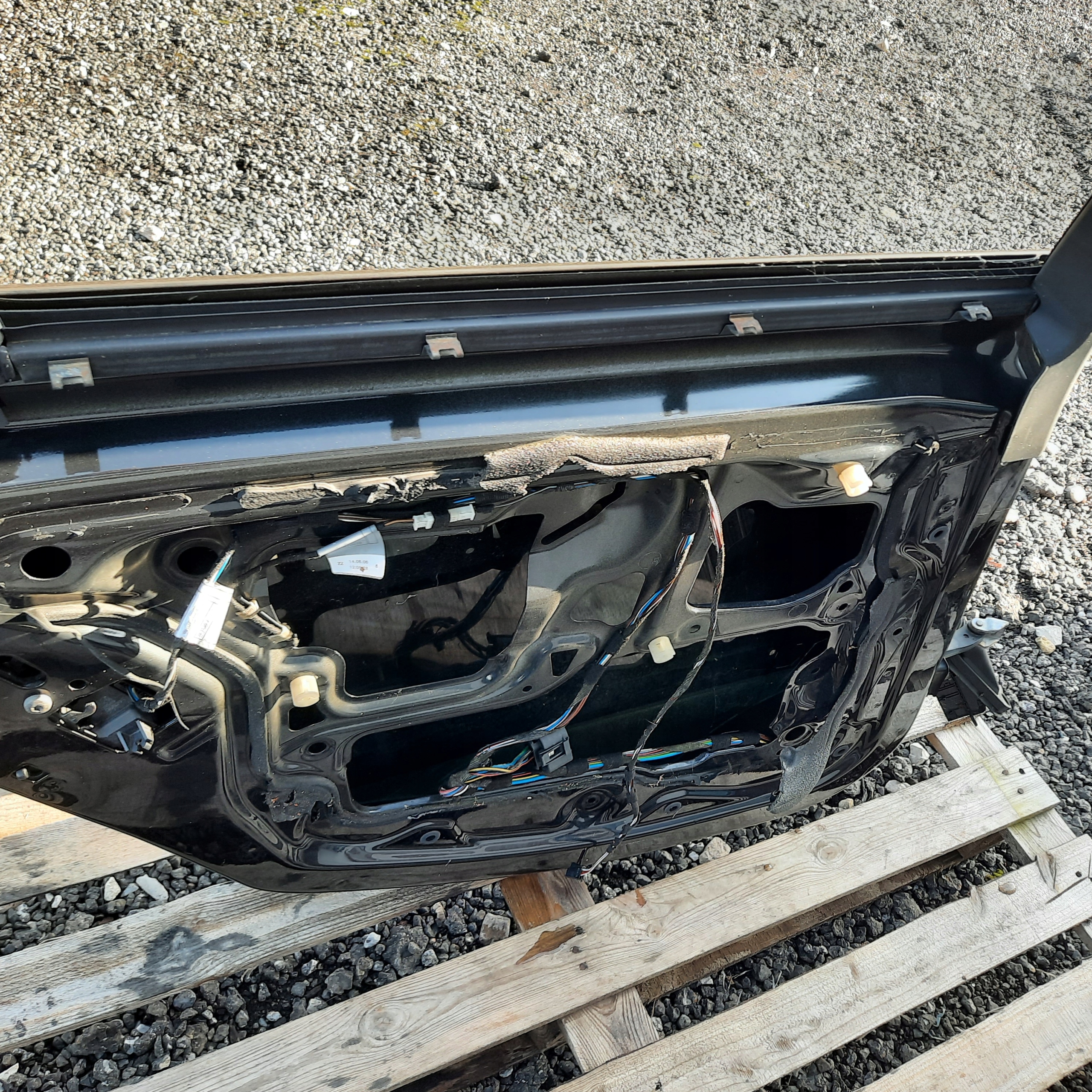 BMW e90 дверь левая черный сапфир 475