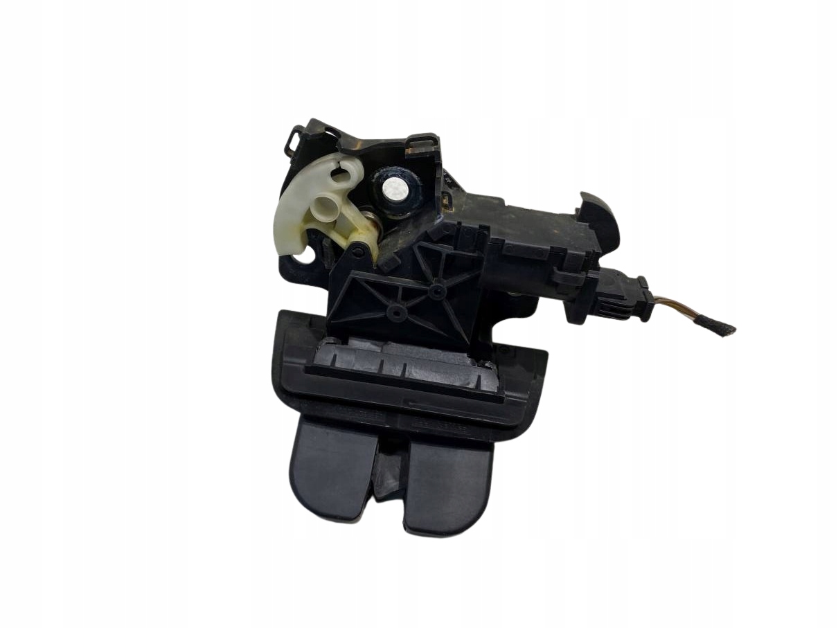 lock bonnet boot AUDI A4 B7 KOMBI 8P4827505B