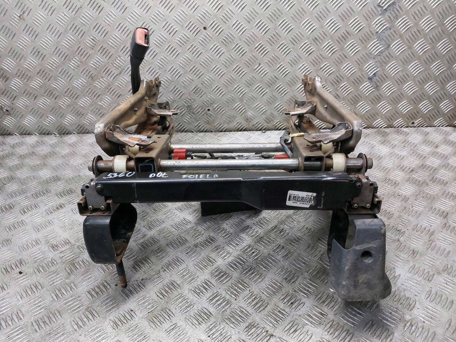 Support Support plaque Siège CHRYSLER PACIFICA et 05082045AB
