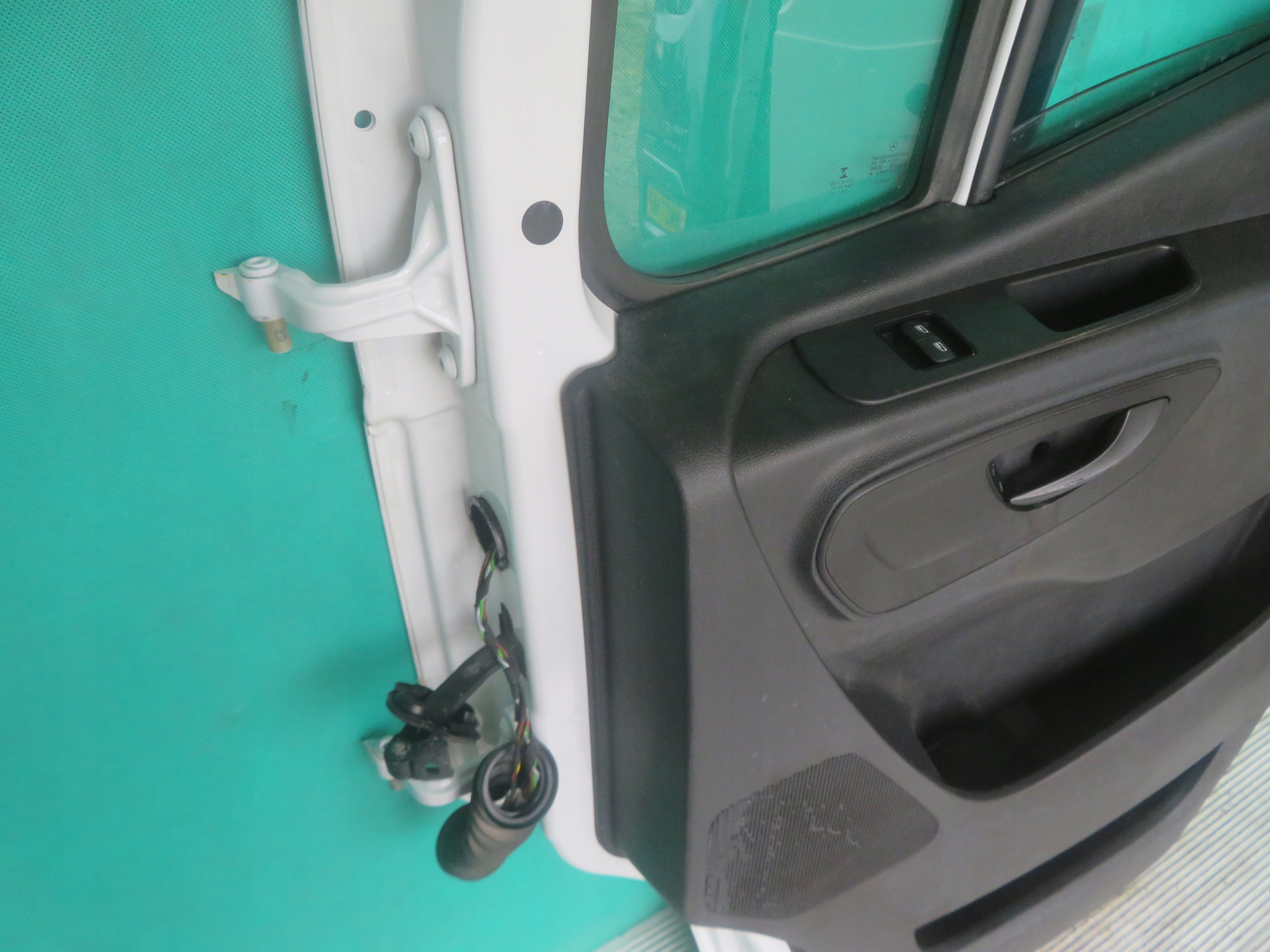 dveře pravý předek MERCEDES SPRINTER 19R