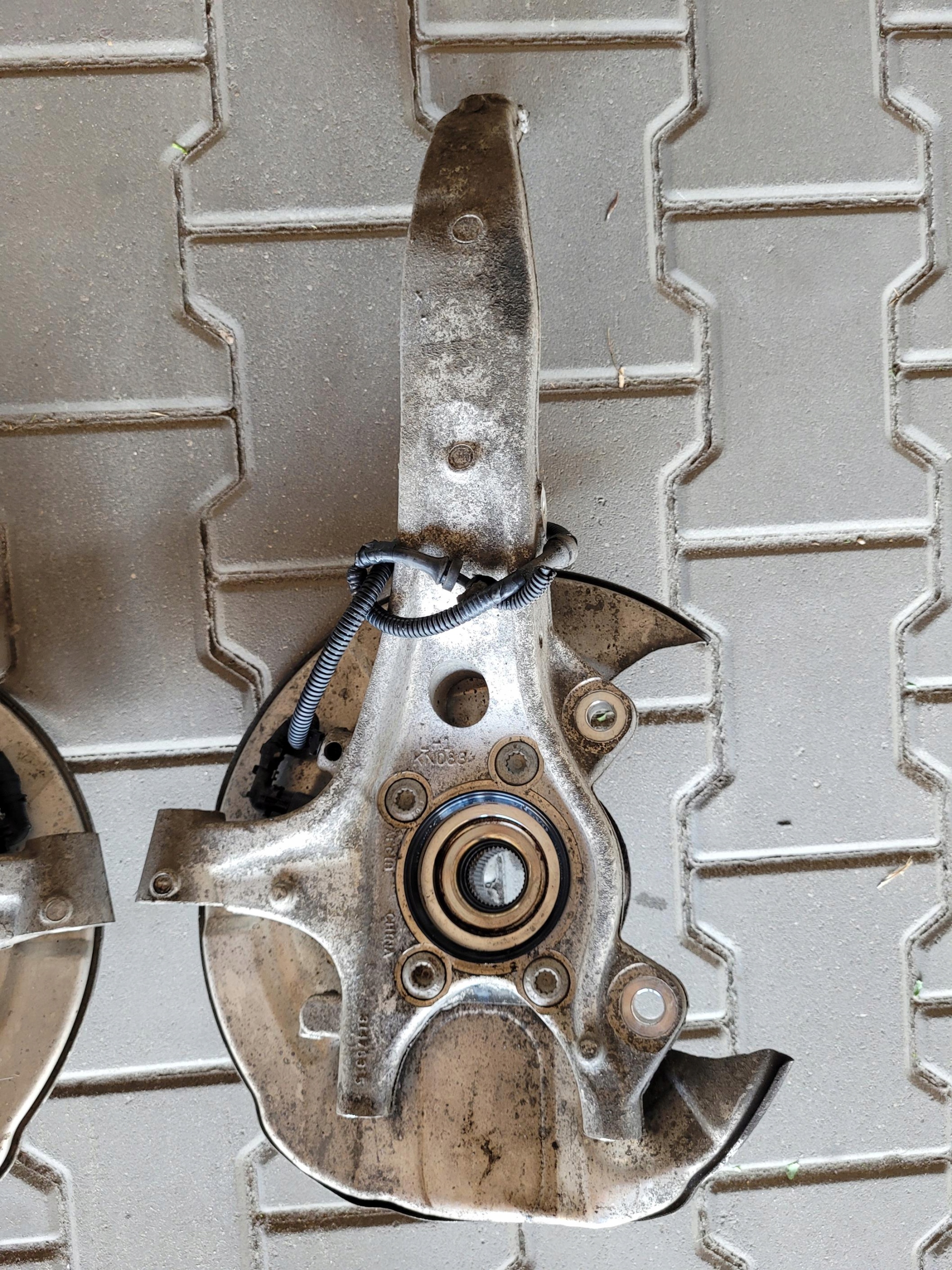 otoč čepu předek pravá 31476316 VOLVO S60 III V60 II 2.0 D