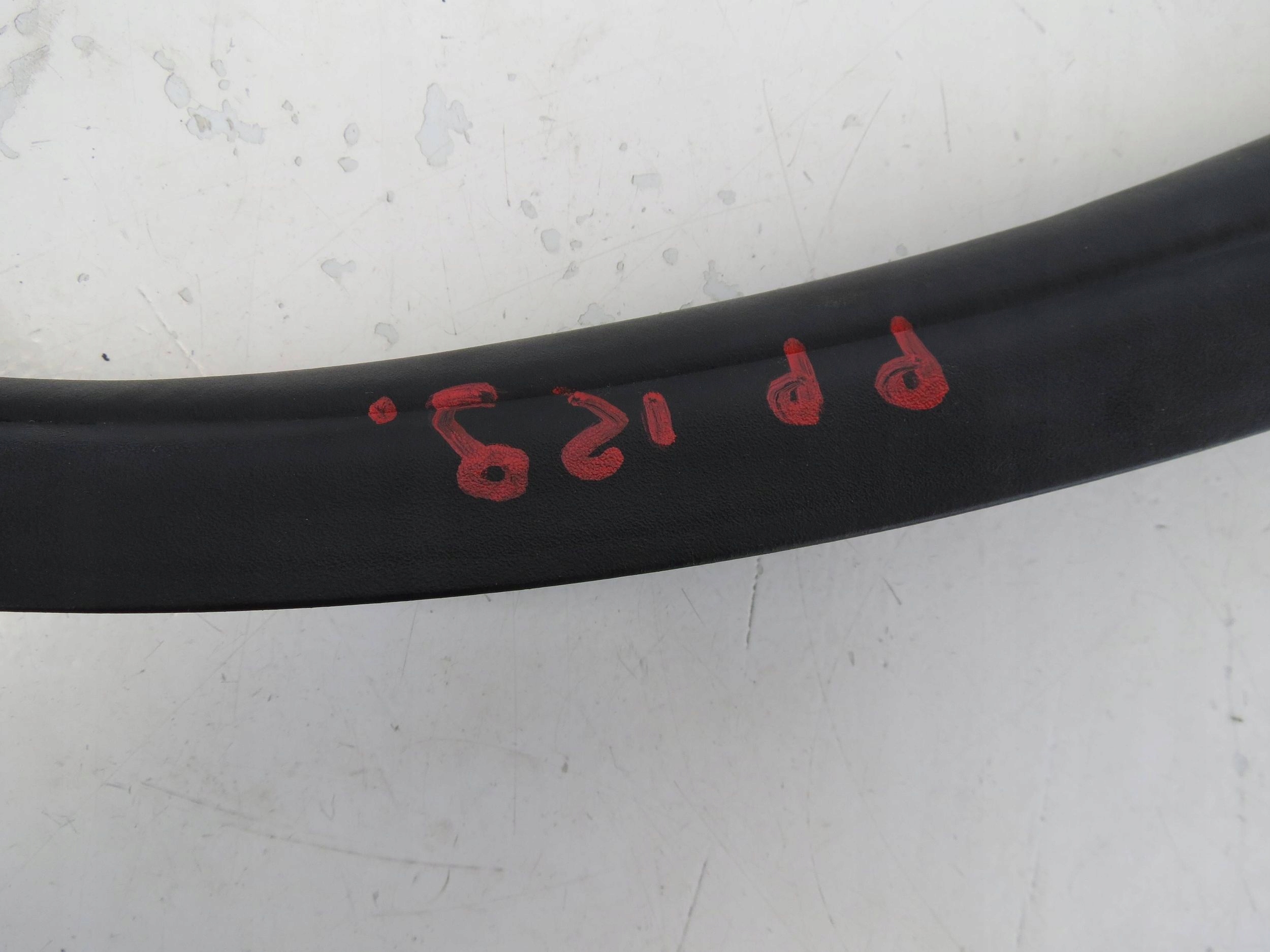 rubber gasket door right front VOLVO S60 II 2012r 2l D