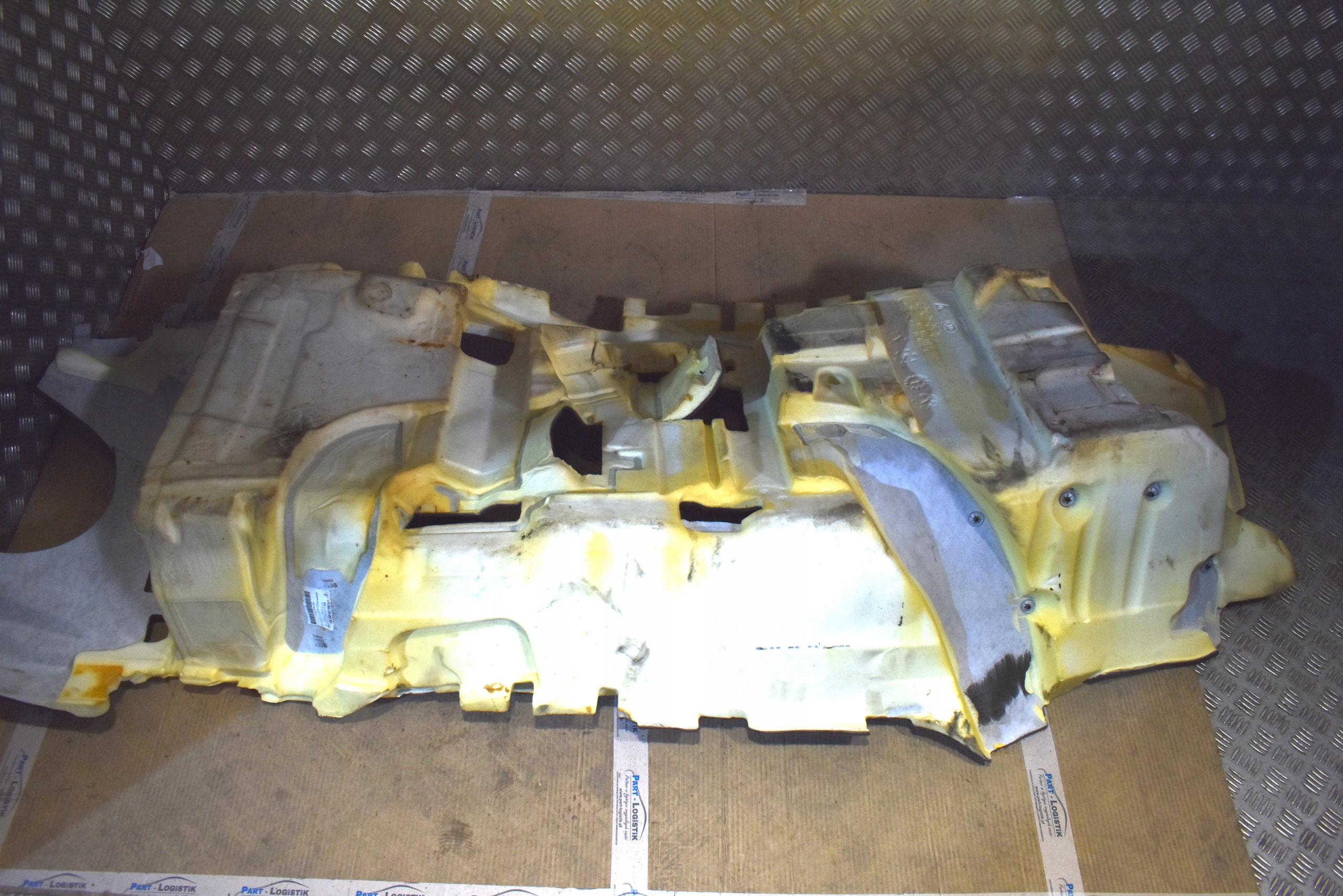 carpet front right PORSCHE PANAMERA 971 BRAZOWY 1