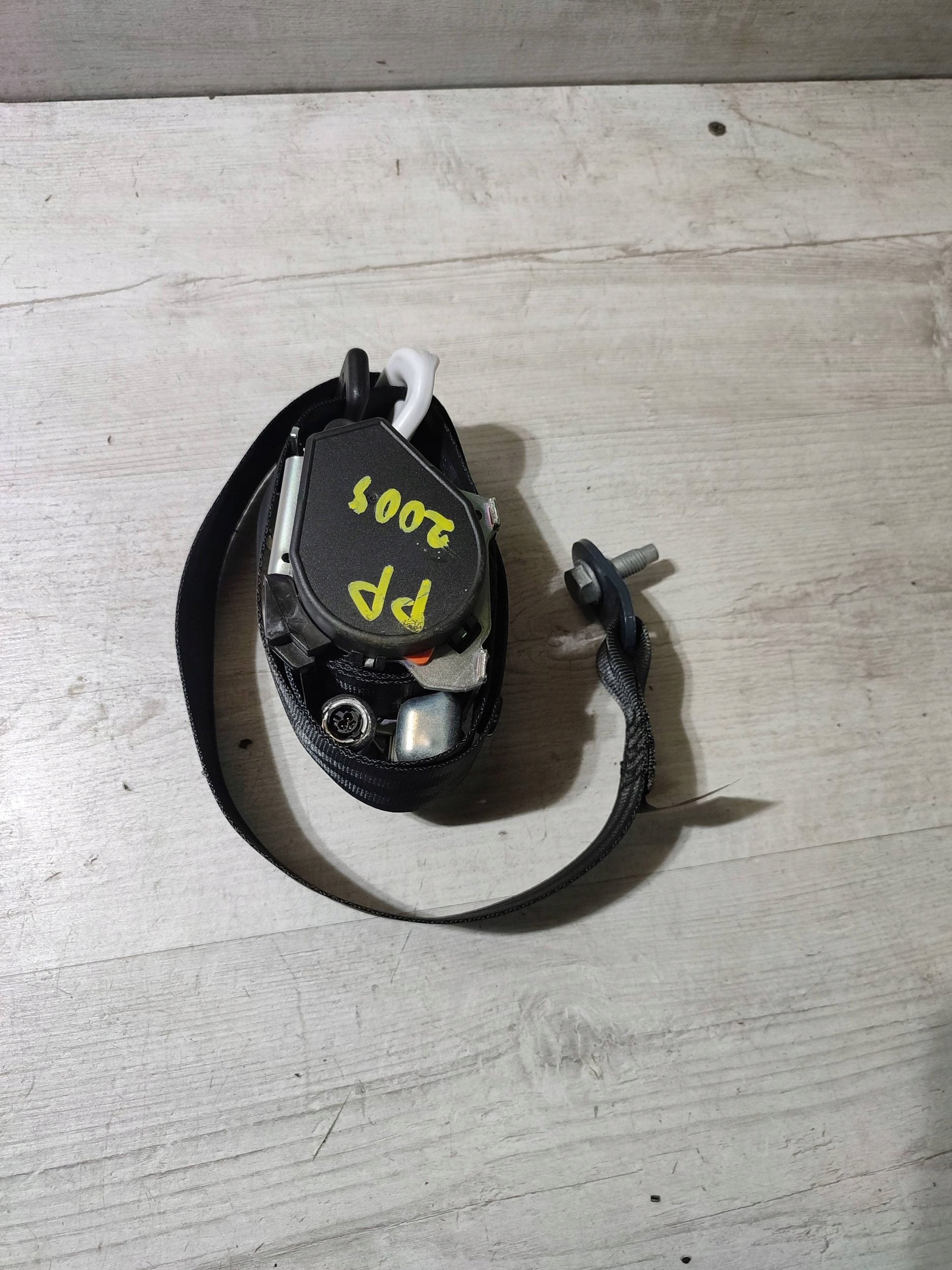 Peugeot 2008 and 2018 front side right tension belt safety