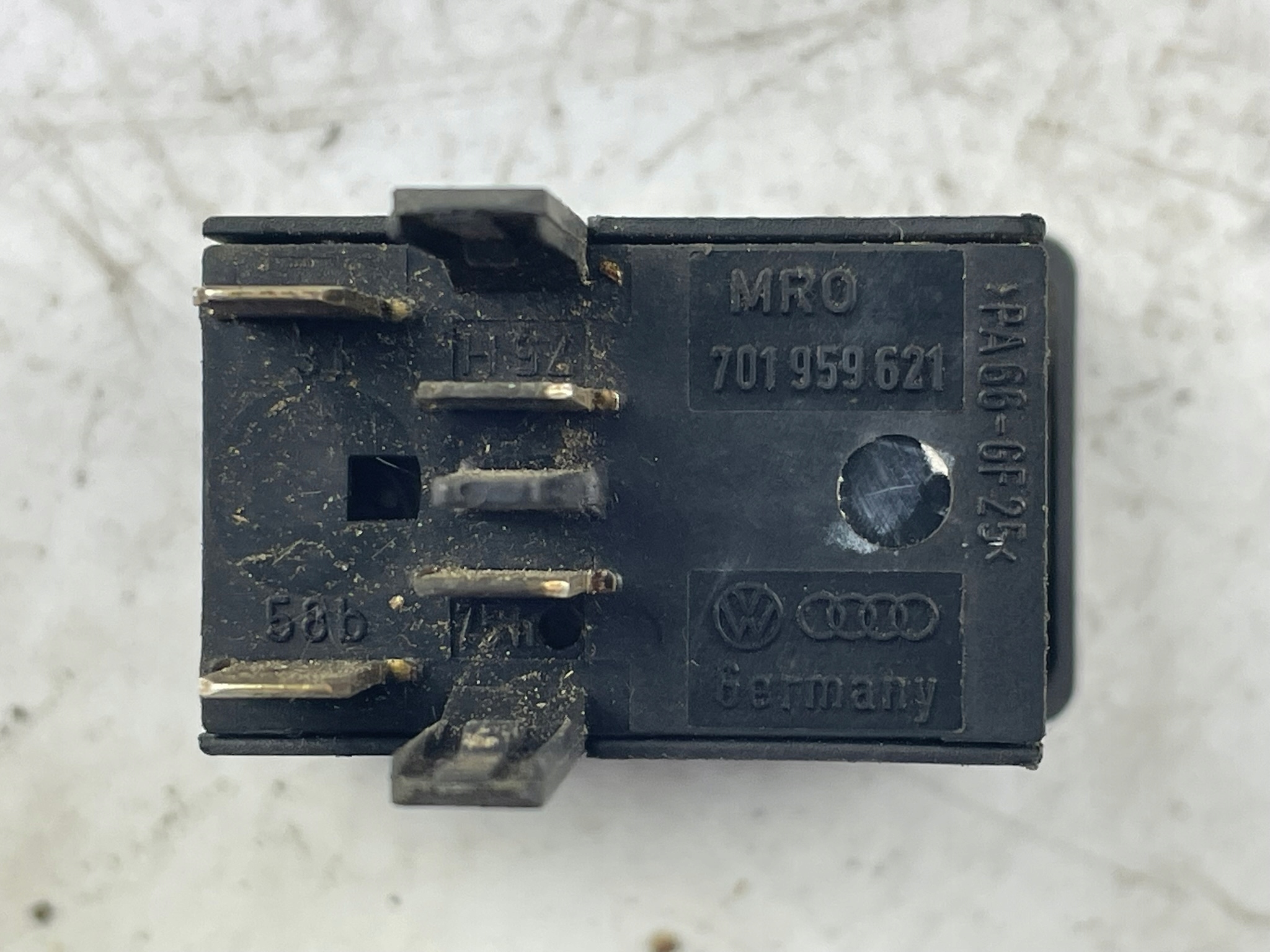 switch 701959621 VW TRANSPORTER IV platforma / podwozie (70XD) 2.4 D