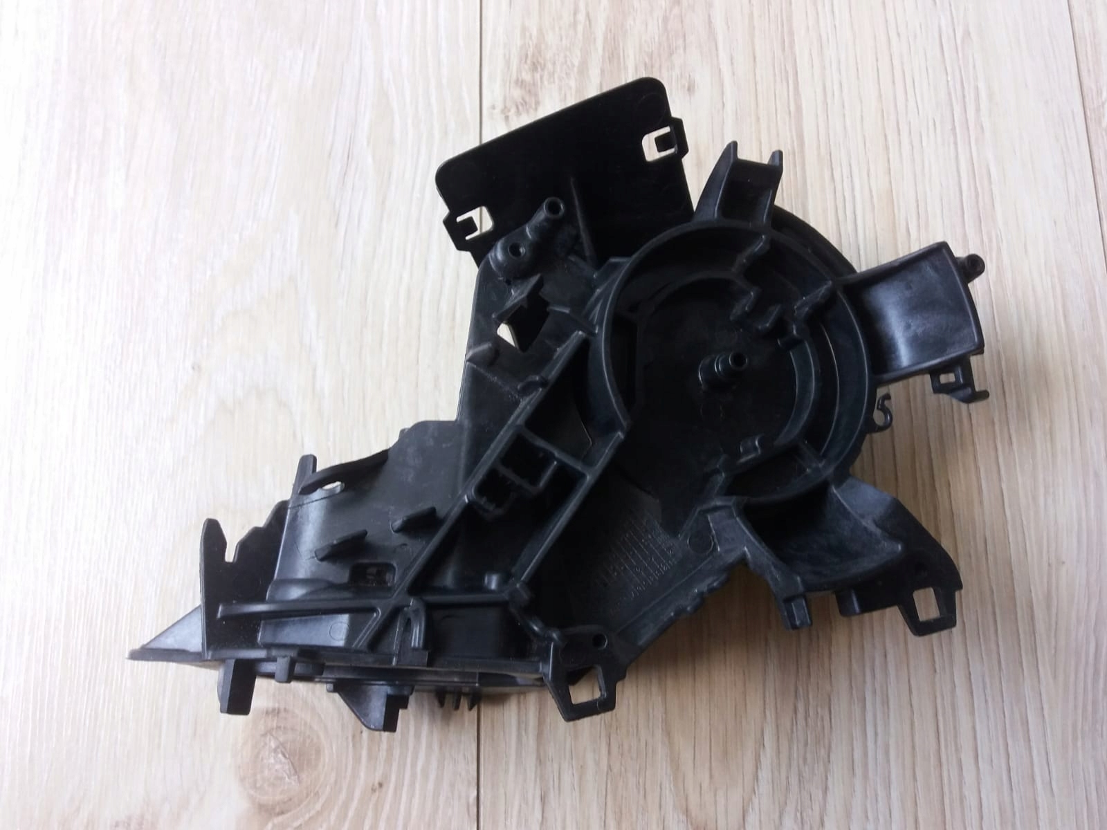 MERCEDES W447 STELAŻ LUSTERKA PRAWY OE