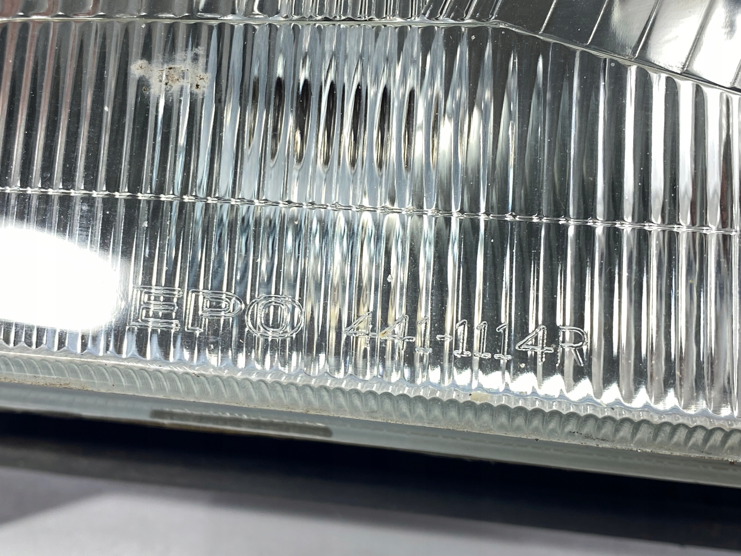VW Transporter T4 92-03 REFLEKTOR light right front front DEPO 441-1114R