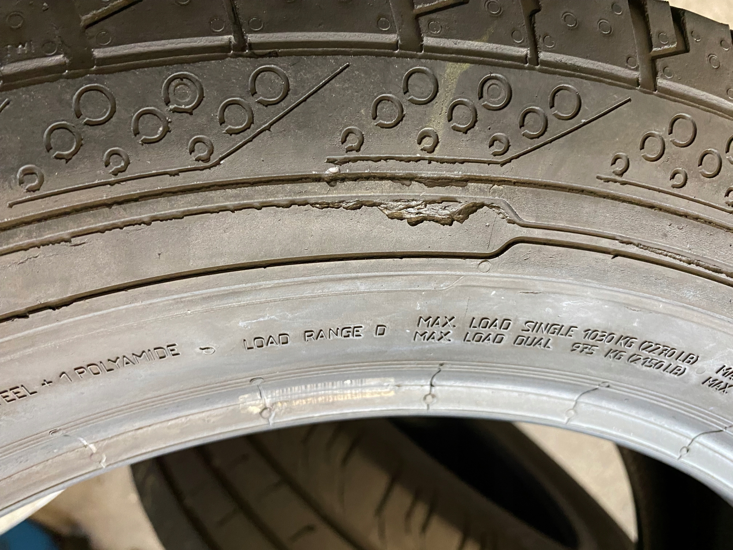 2 tyres summer 215/60R17C Continental VanContact 200 7,5mm