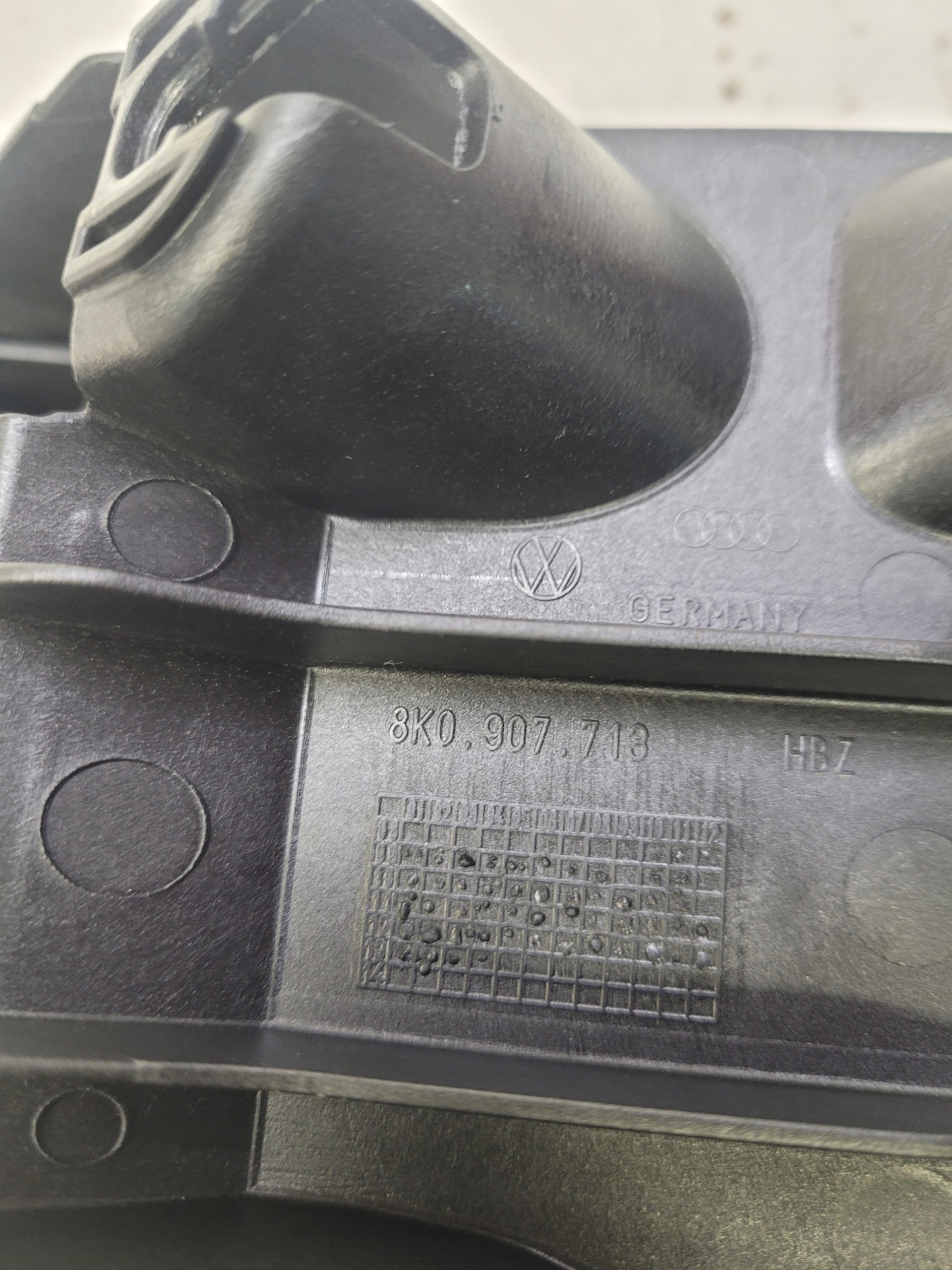 bracket holder STEROWNIKA AUDI A5 A4 8K0907713