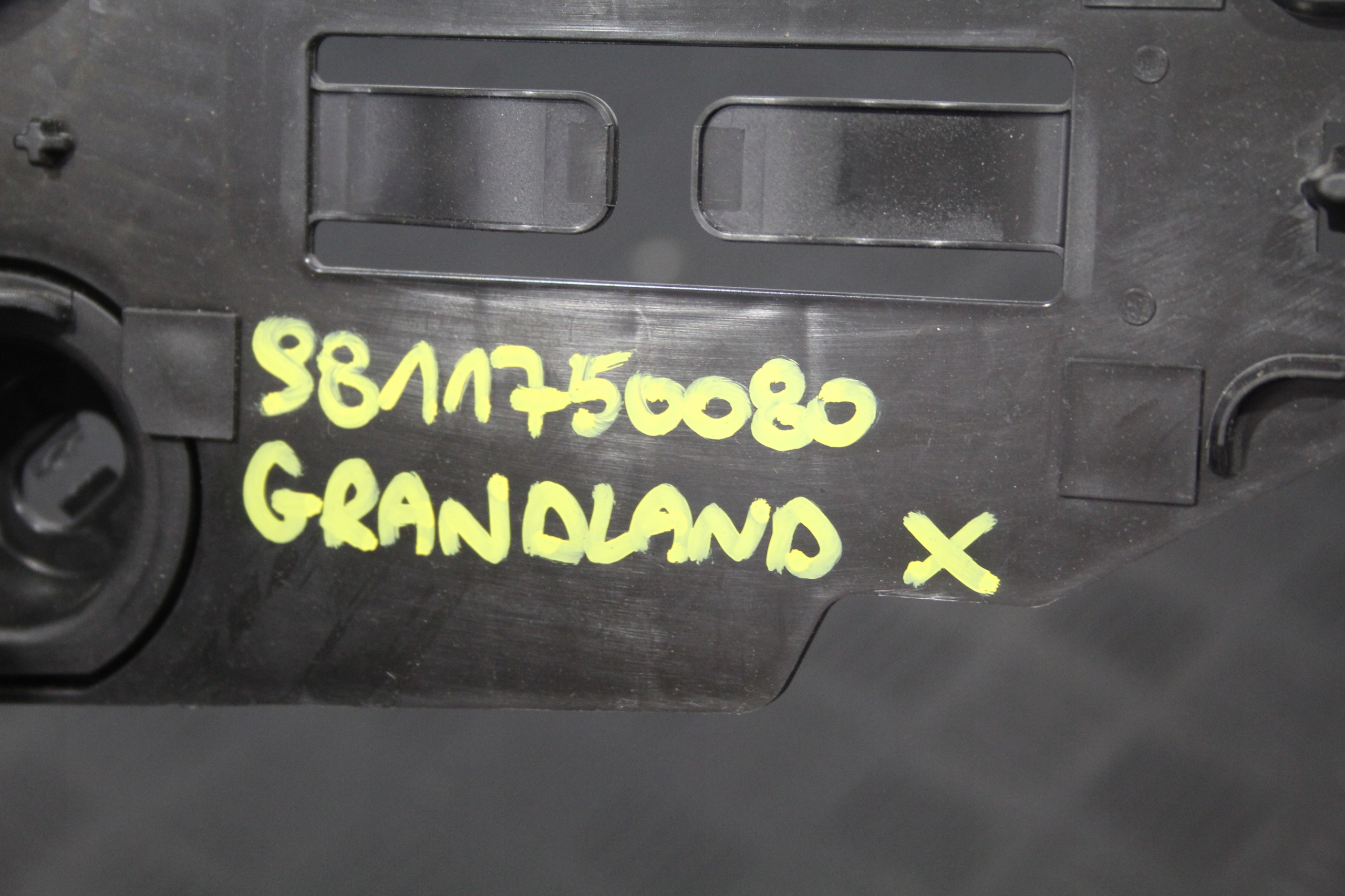 SUPPORT CONSOLE SUPPORT PLAQUE OPEL GRANDLAND X 9811750080