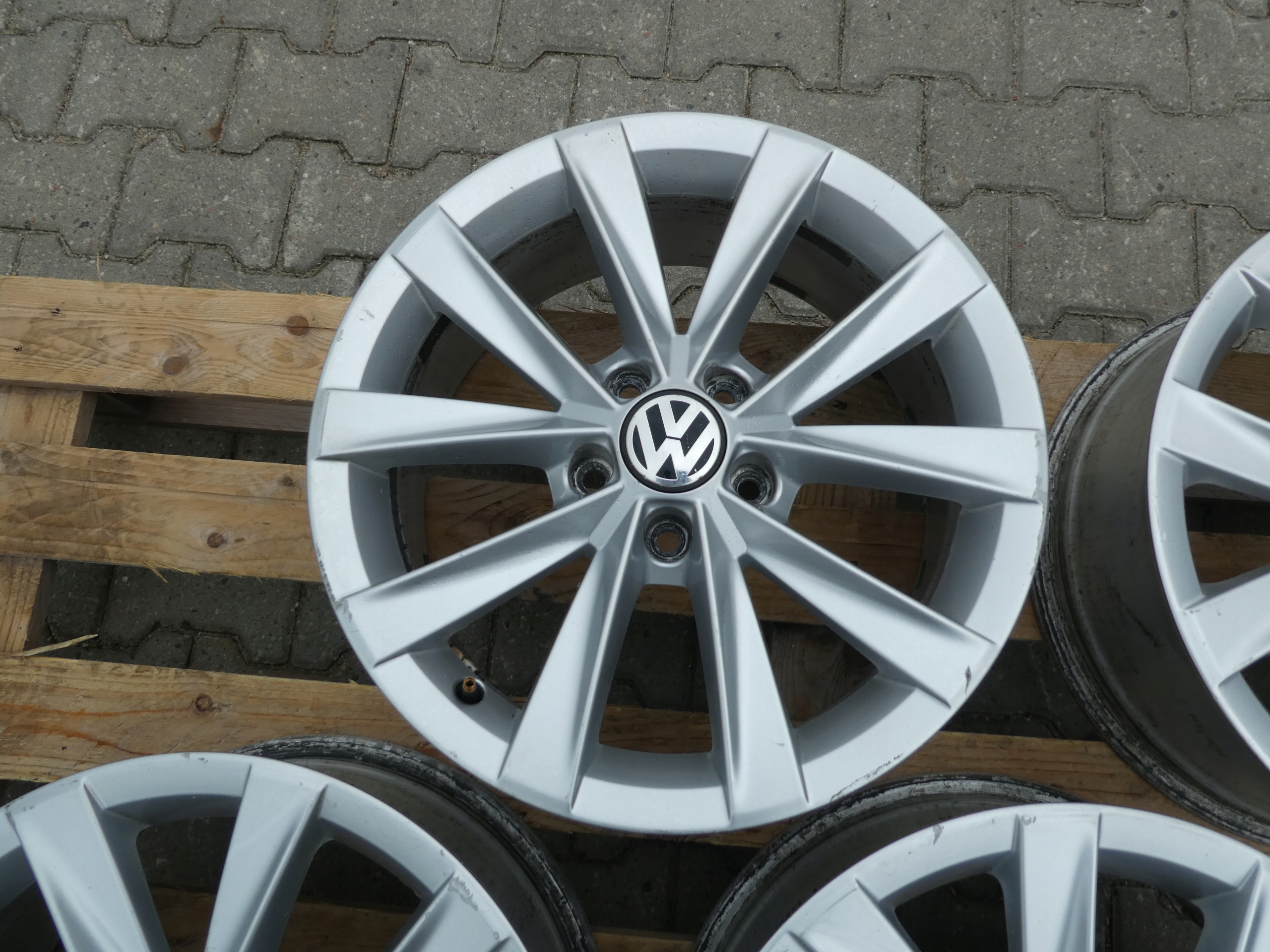 4X discs aluminium disc 3AA601025R VW 5X112