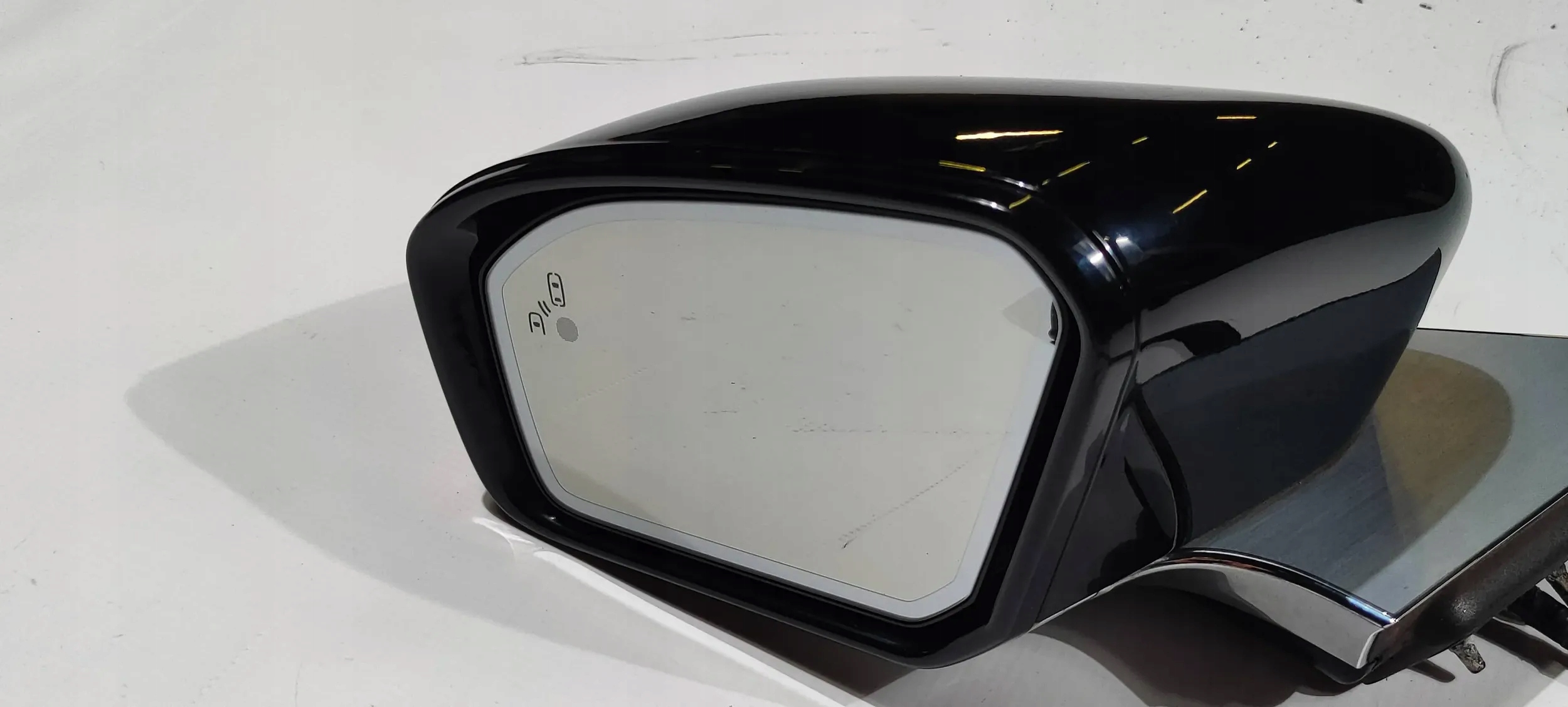 mirror left 16 pin blind spot Lincoln Continental 2017
