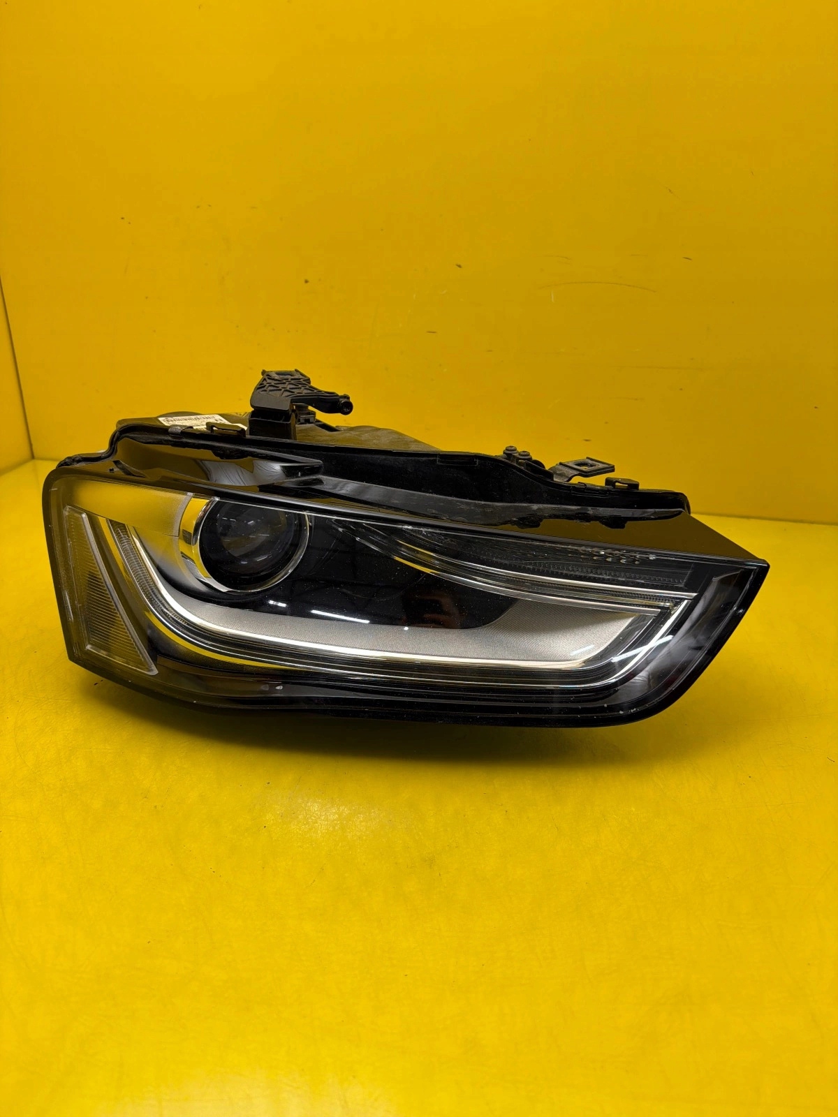 light right Audi A4 B8 8K0 12-16 Bi-Xenon 8K0941006C