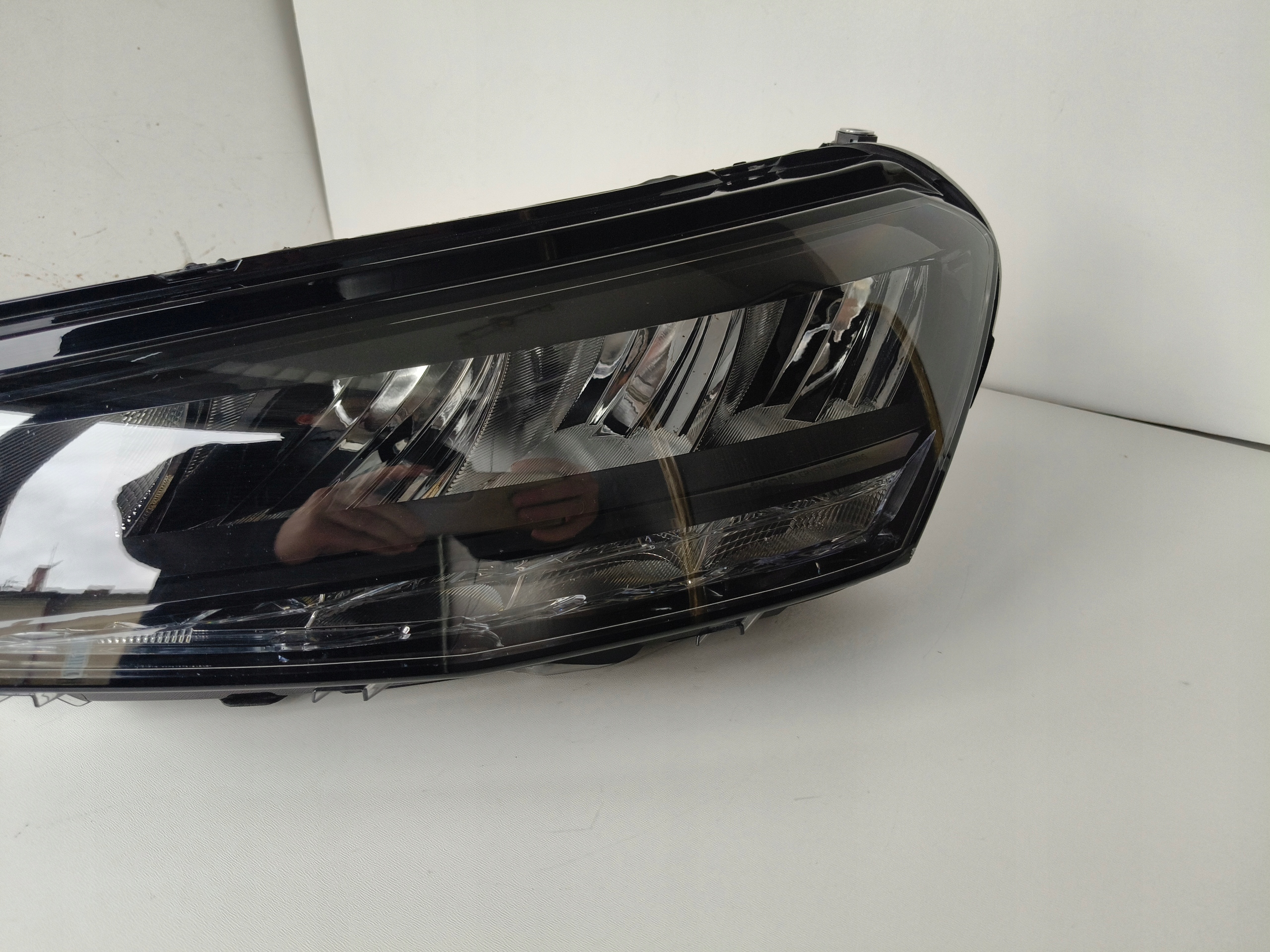 light left REFLEKTOR SKODA FABIA IV 6VA 20- FULL LED