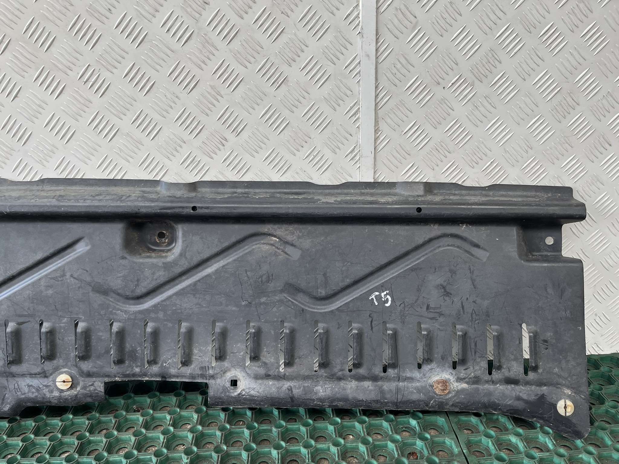 VW T5 03-09 Blende Abdeckung Unterfahrschutz rechts abdeckung 7H0825210E OE
