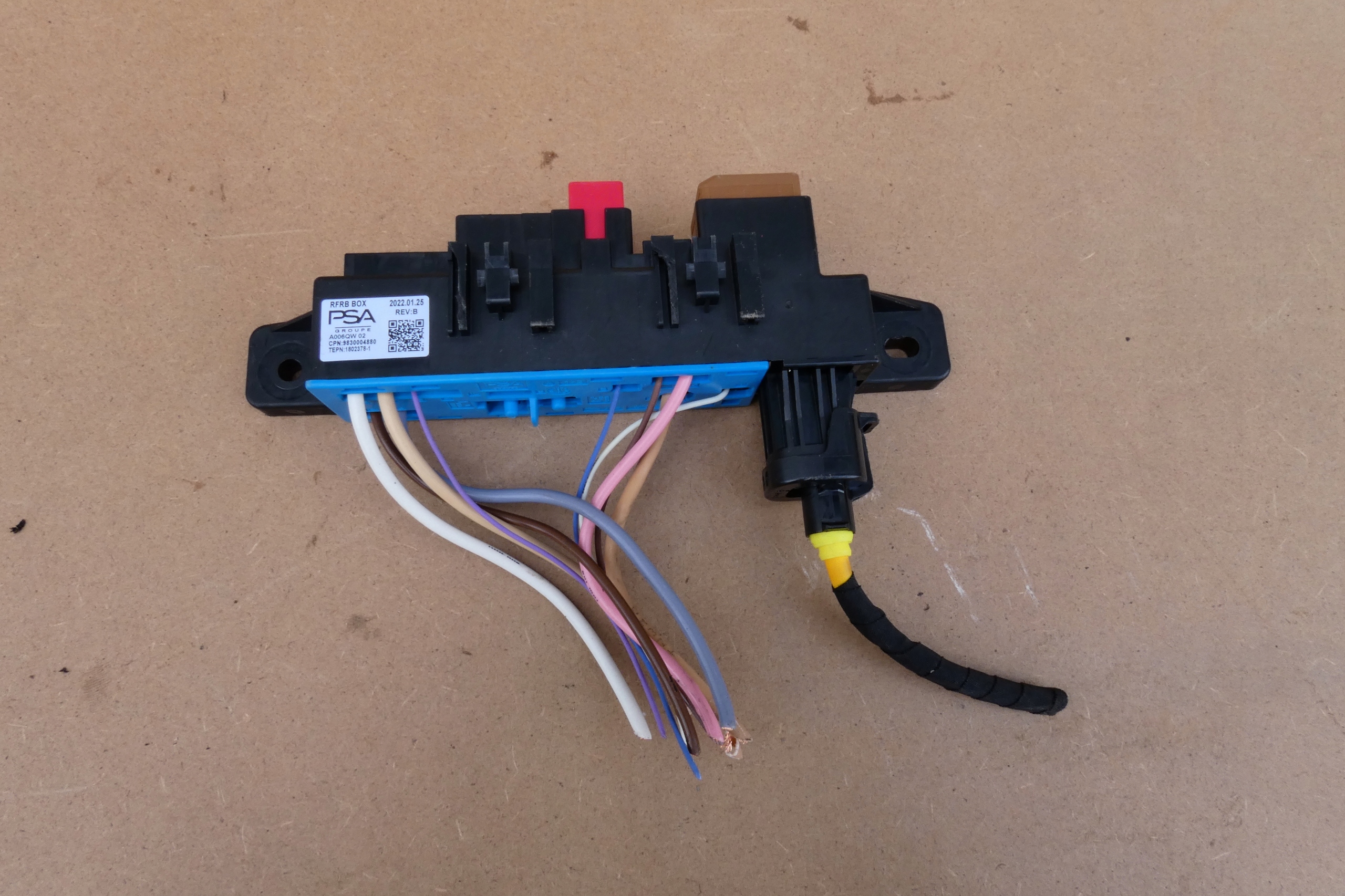 module compartment BSI Peugeot Citroen Opel 9830004880