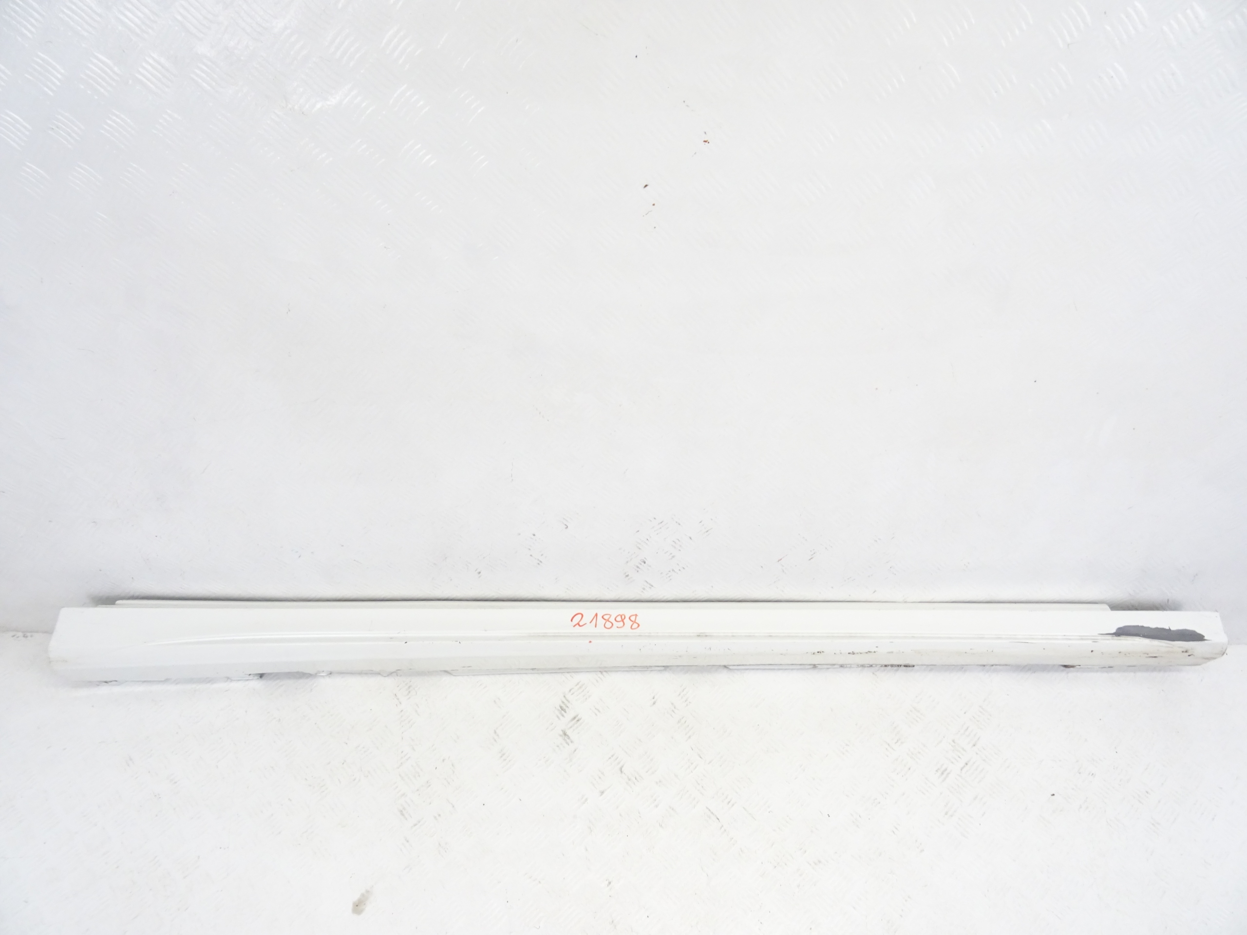 MERCEDES CLA 118 AMG moulding threshold right