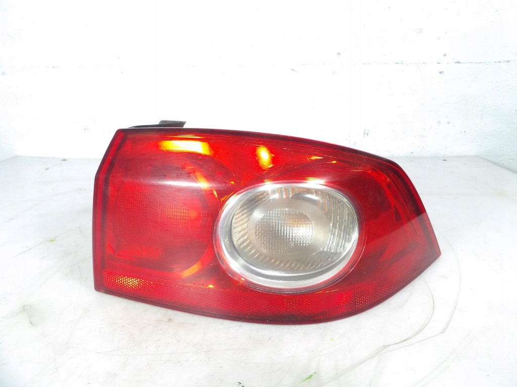 RENAULT LAGUNA II LIFT LIFTBACK light rear part right