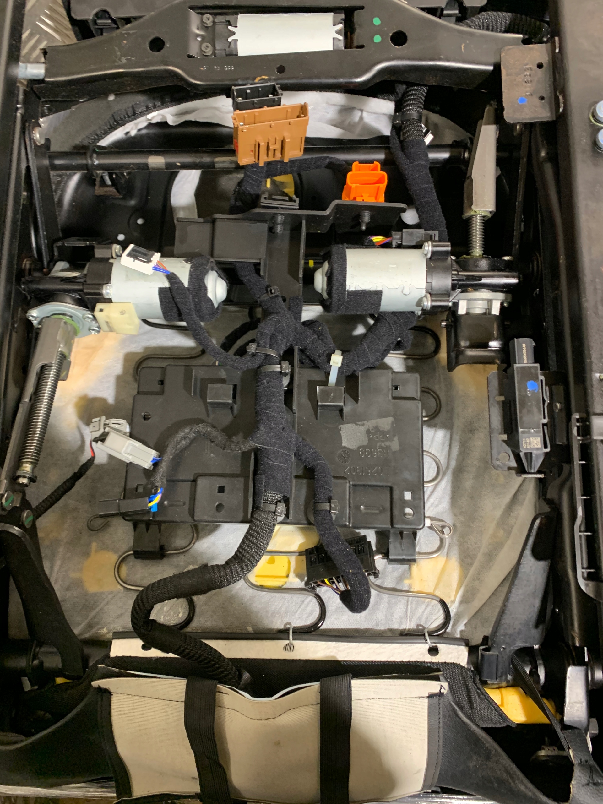 IDEALNE KPL.Sitze Ledersitz MASERATI LEVANTE 1