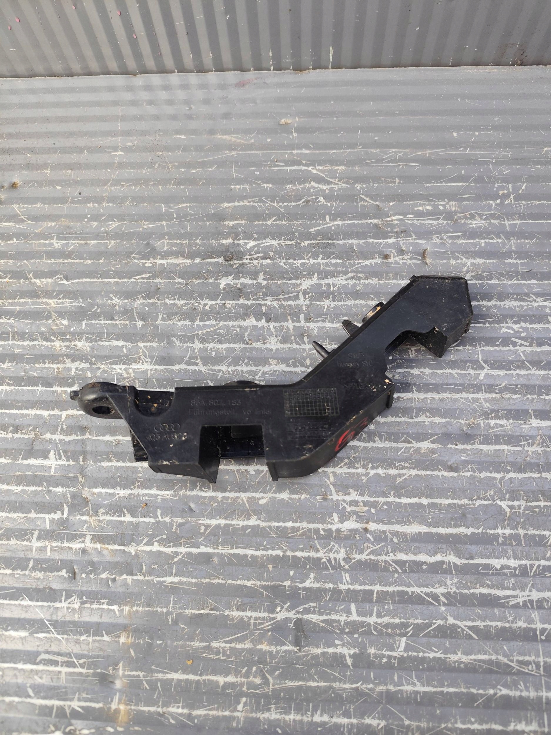 AUDI Q3 II 83A bumper bracket of the front left 83A807183