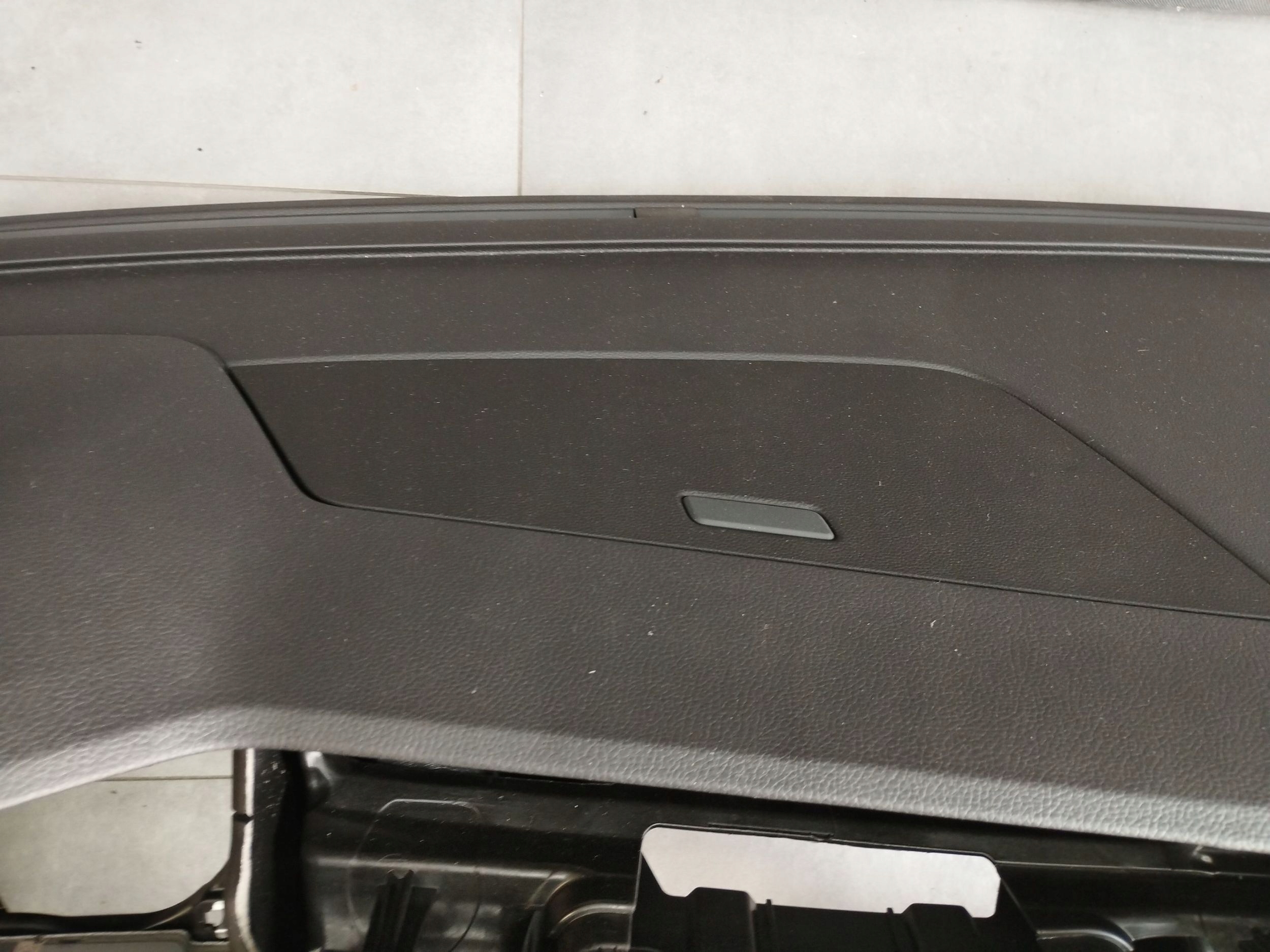 Volkswagen Touran III 2025 dashboard console cockpit original 5TB858089