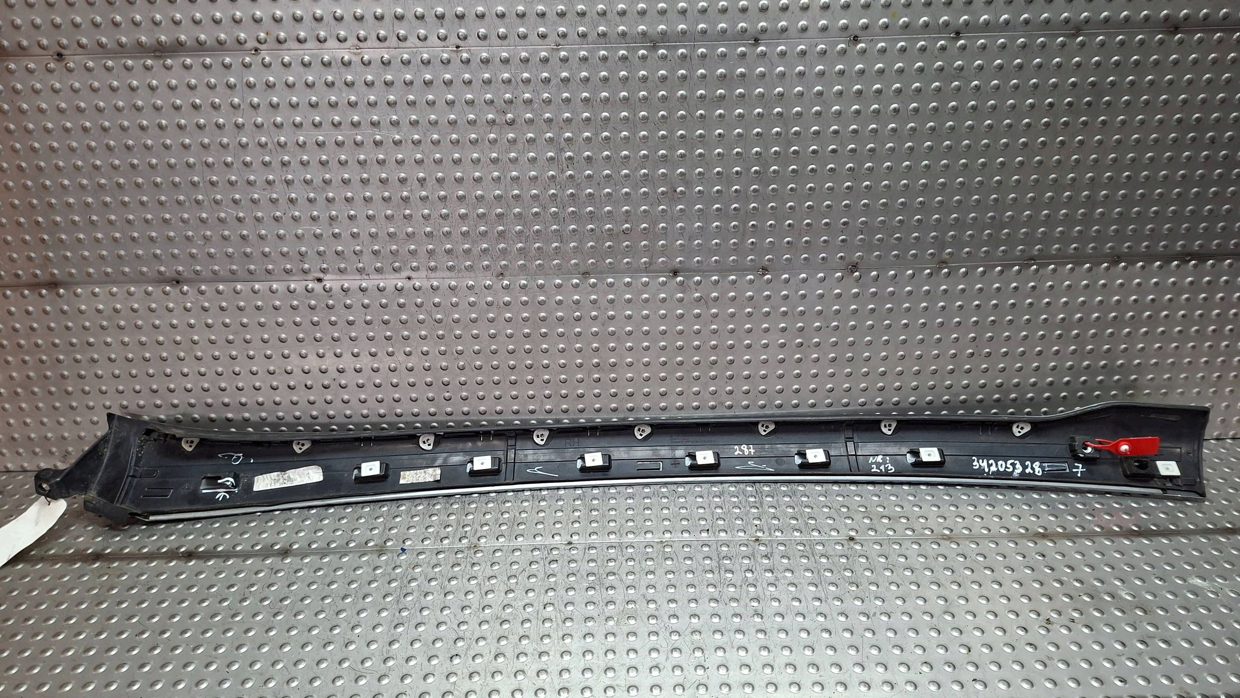 moulding SLUPKA right front 342053287 OPEL ZAFIRA C 2012