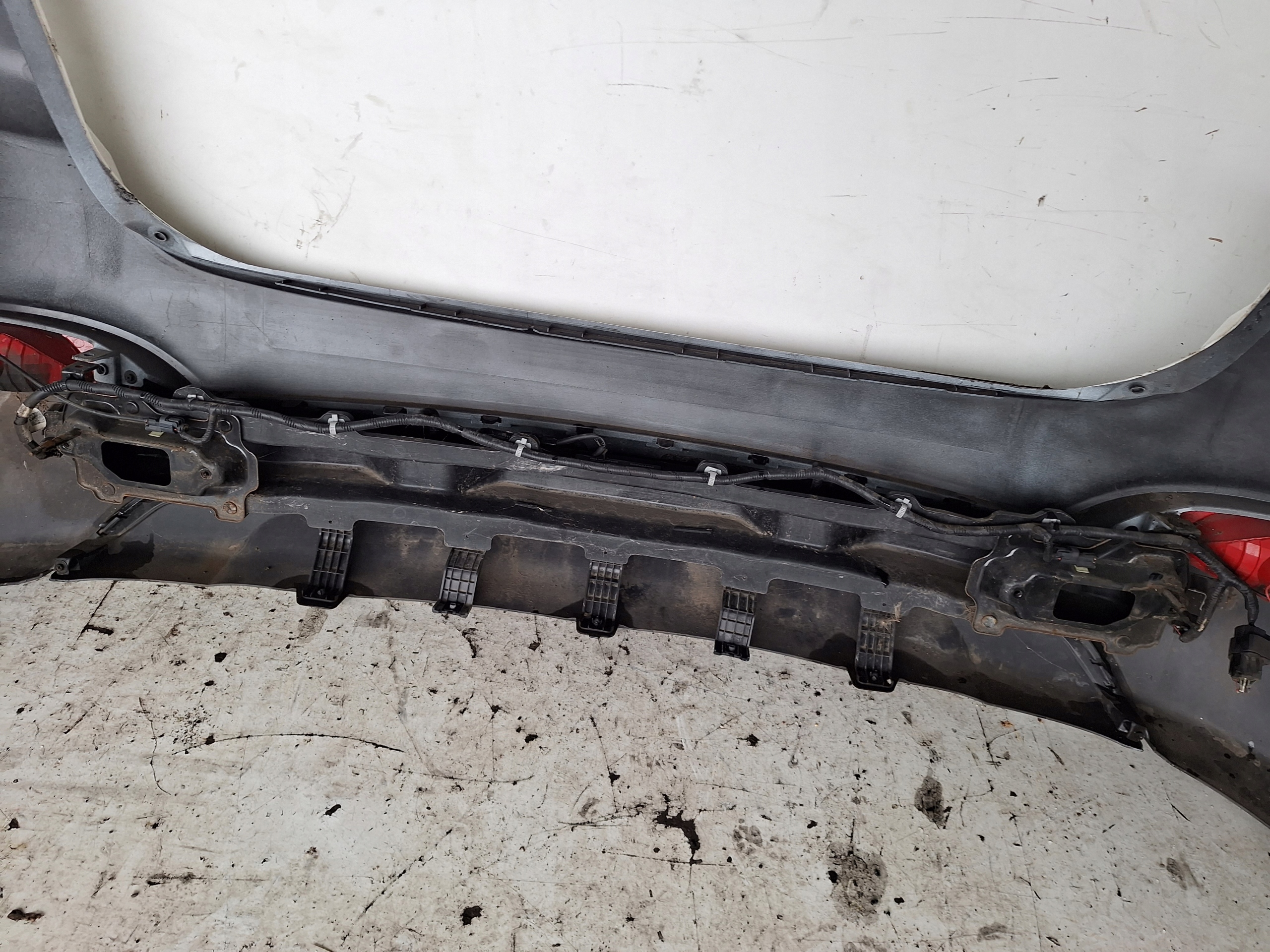HYUNDAI IX35 09-15 bumper rear part + sider + PDC
