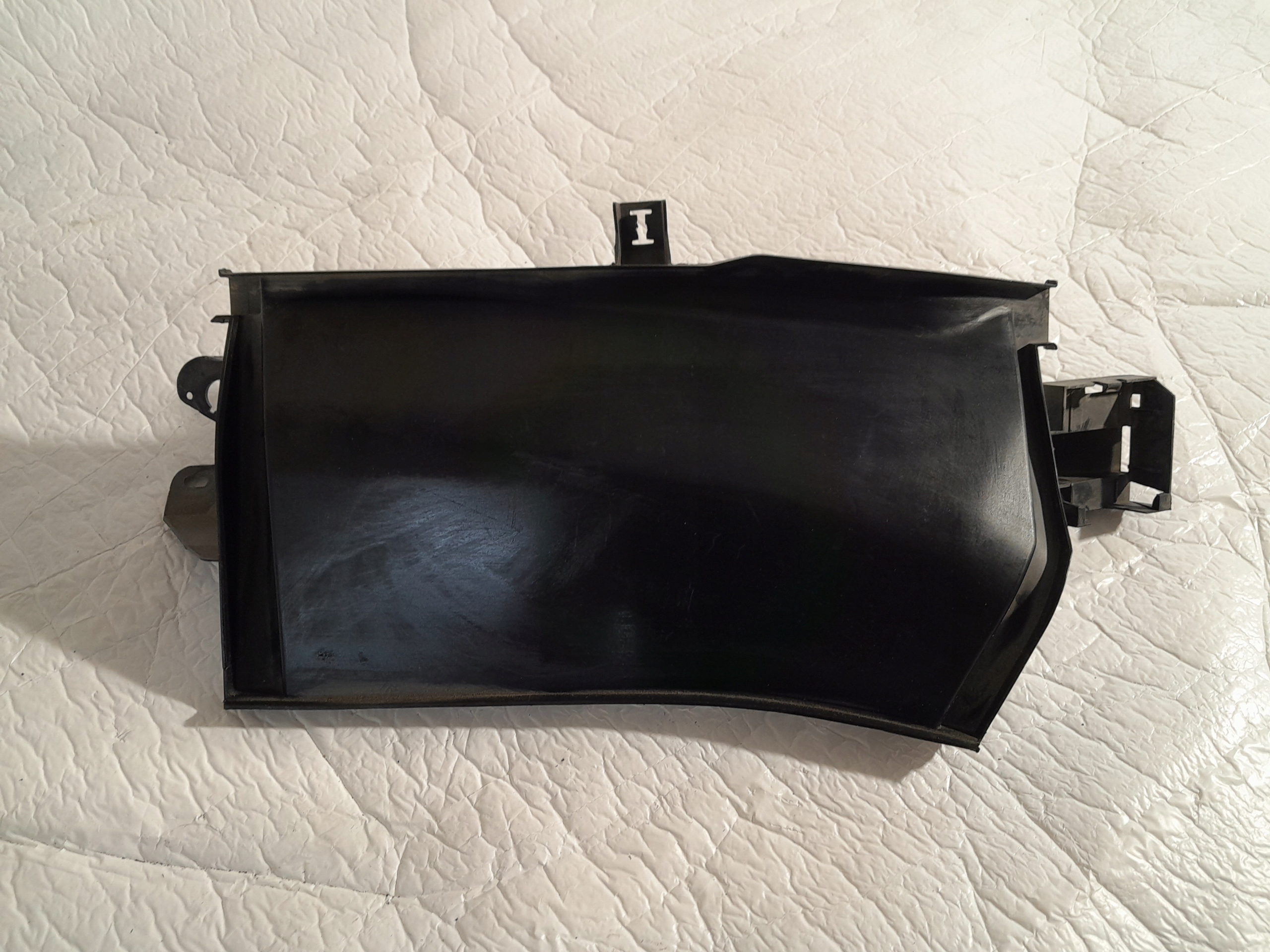AUDI A3 S3 8V RYNNA under the window 8V1819979A