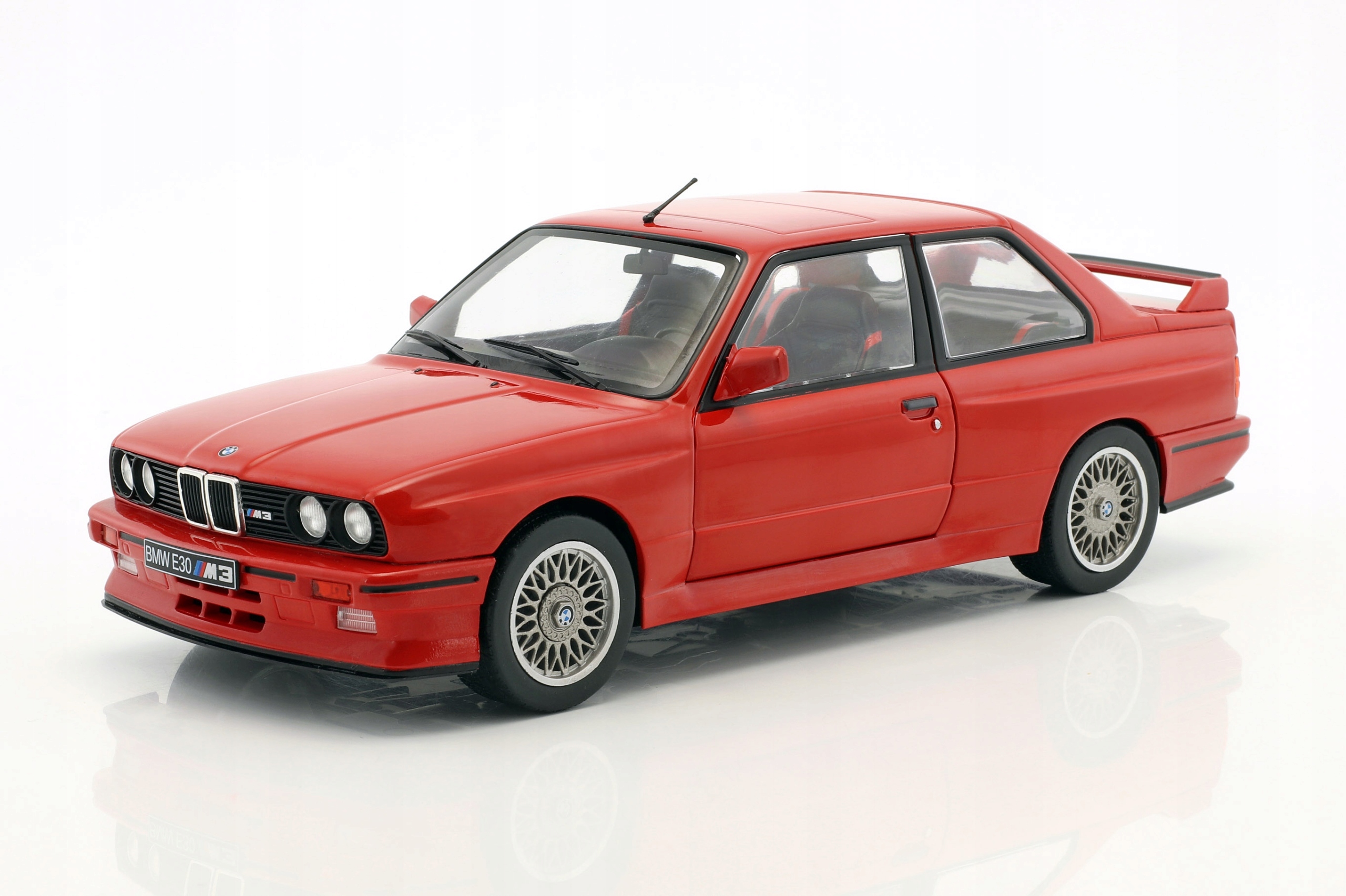 Samochód BMW E30 M3