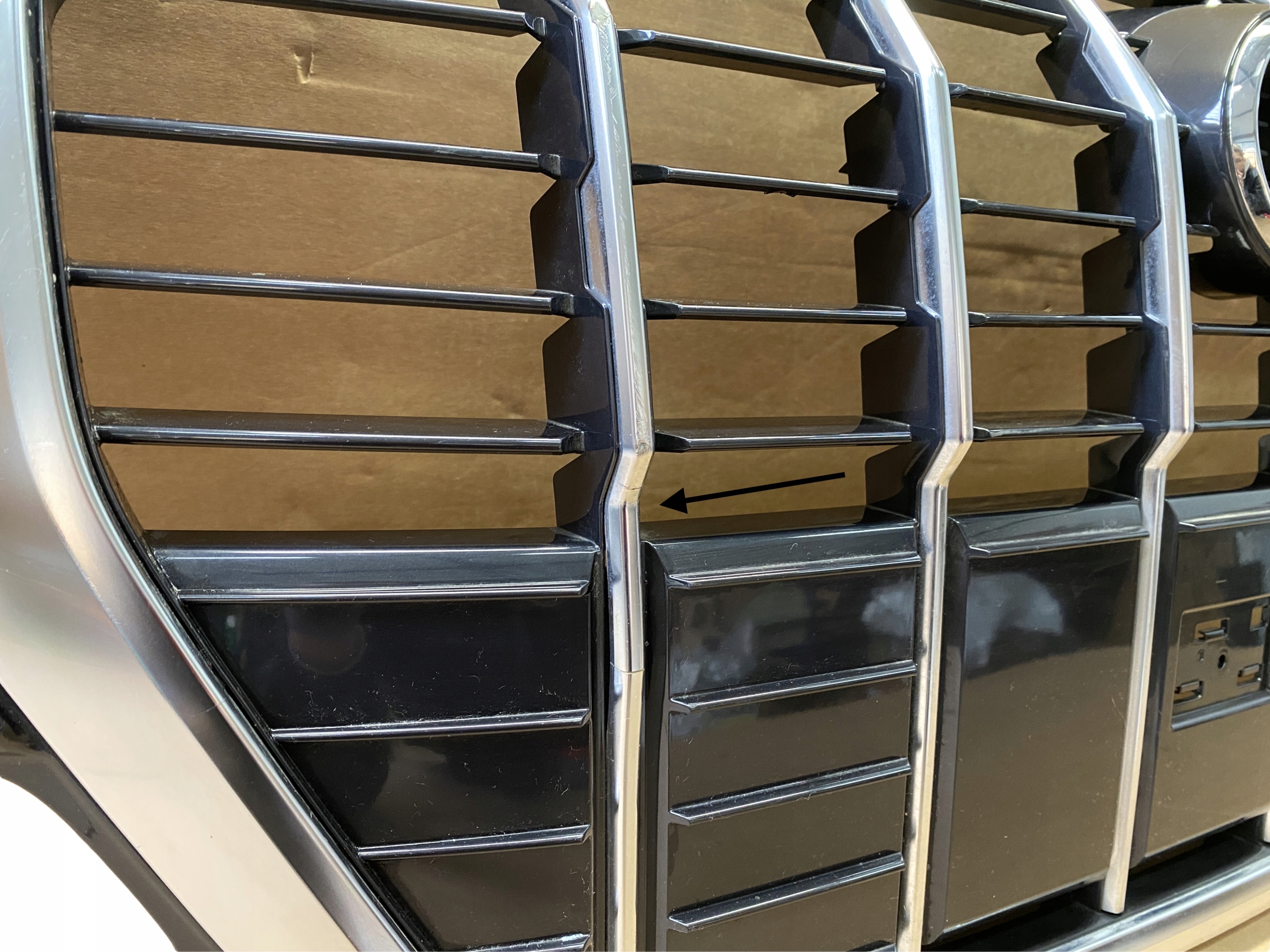AUDI Q3 83A maska maska 83A853651B