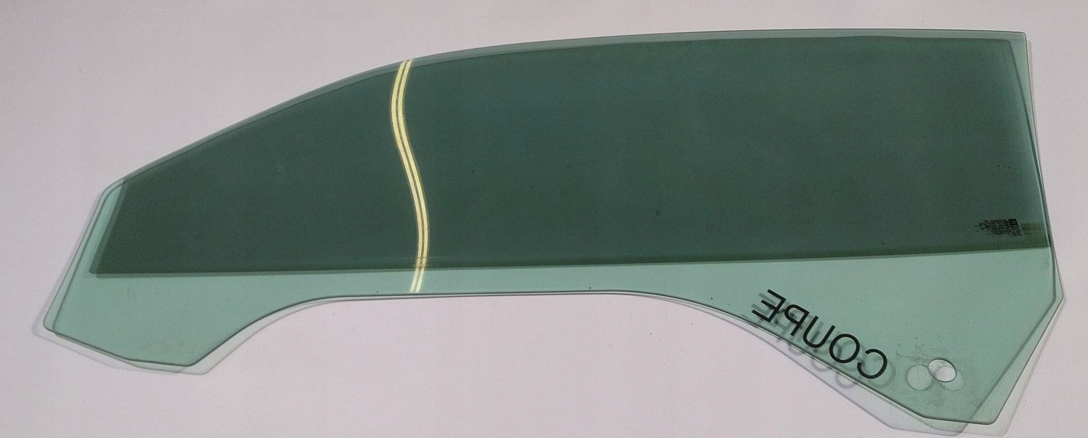 window side right front door of the passenger Camaro 2009 - 2015