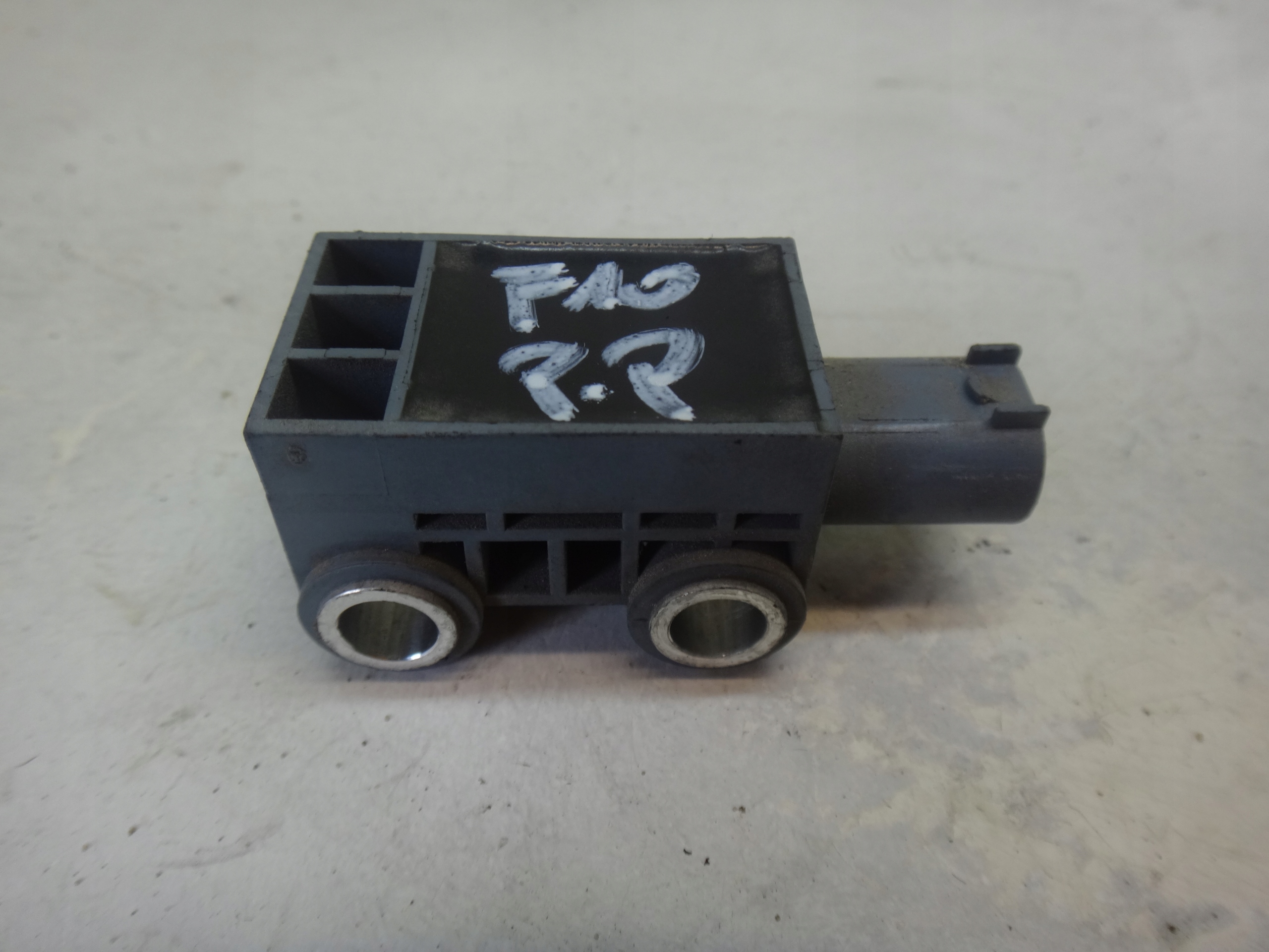 CZUJNIK ZDERZENIOWY UDERZENIOWY UDERZENIA BMW F07 F10 F01 MINI R56 R60 R61