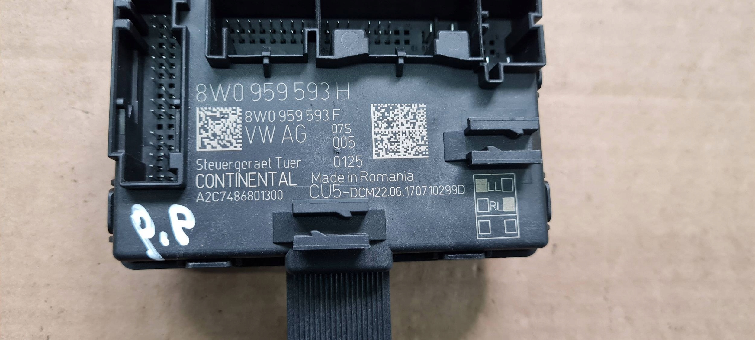A4 B9 8W module control unit door front 8W0959593H A5 8W