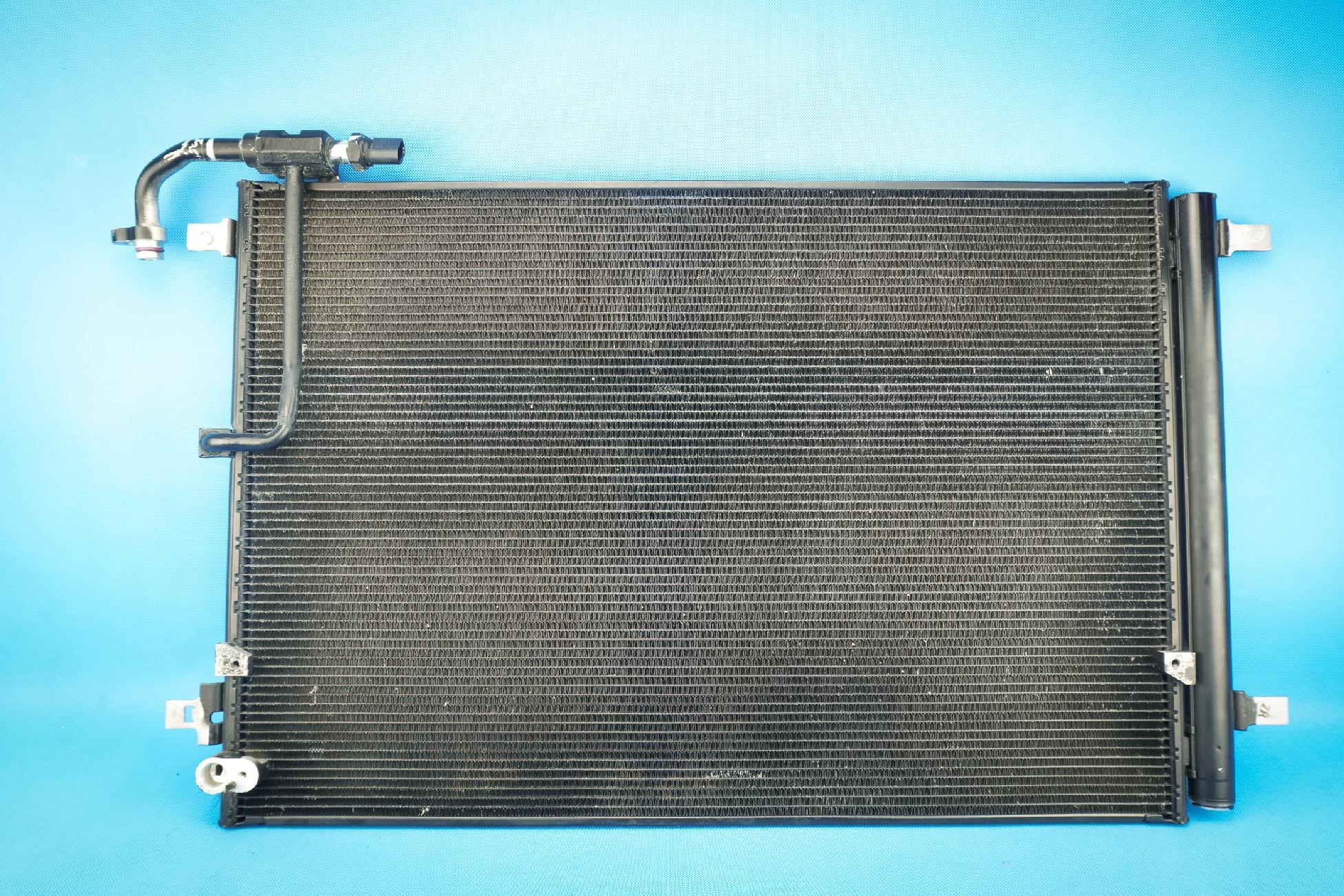 Radiateur climatisation Audi A8 4H 4H0260401L 4H0260403L