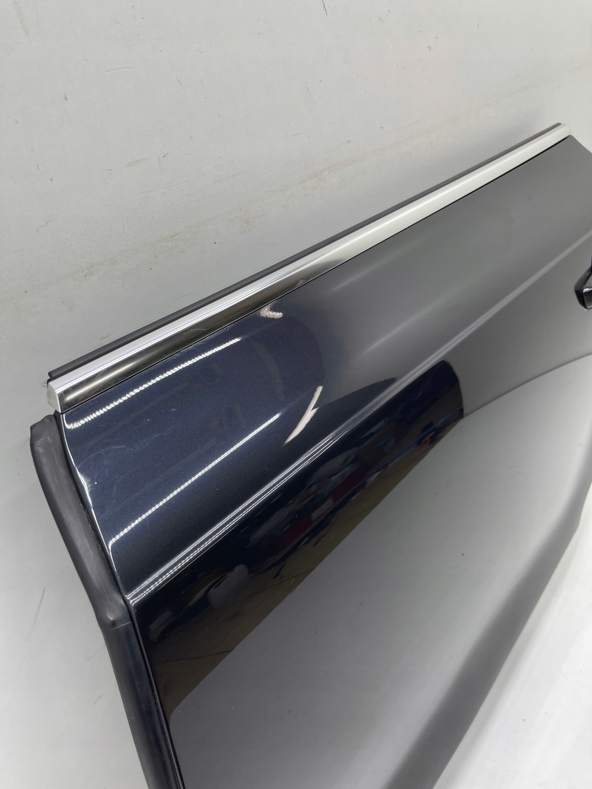 AUDI A7 C7 door left rear part LX7U