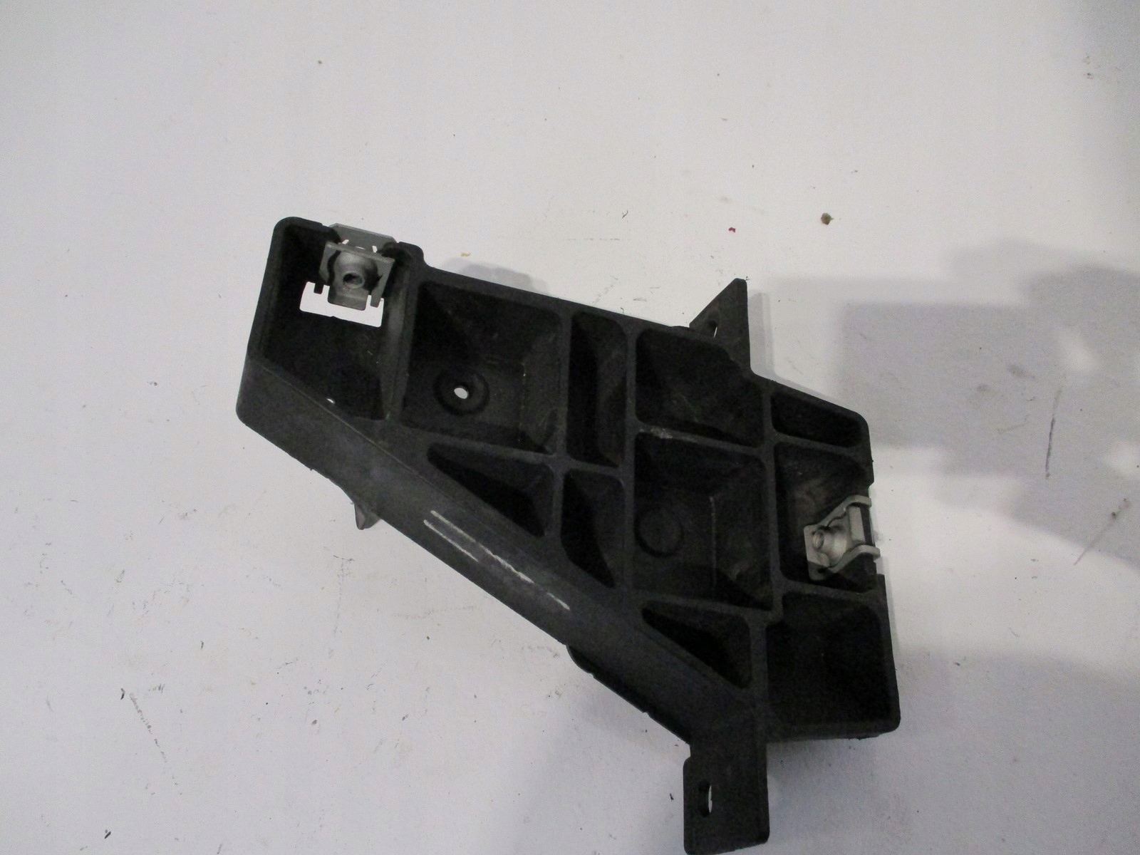 support holder supports JEEP CHEROKEE 681445540AB