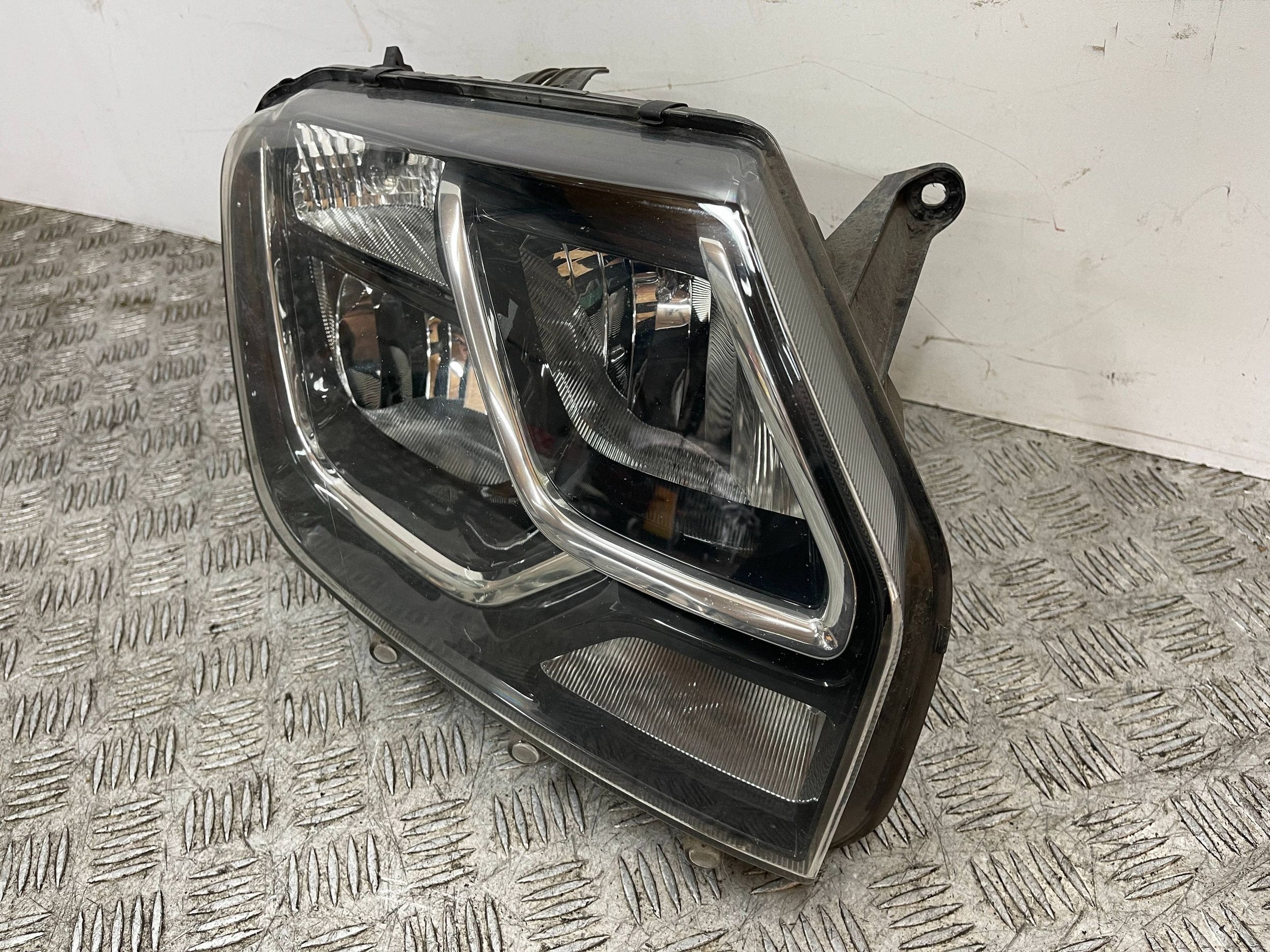 REFLEKTOR light right DACIA DUSTER 1 and LIFT 13- 260100156R