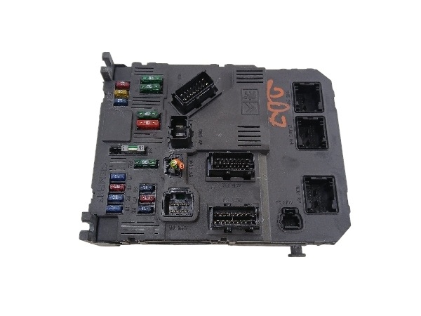 PEUGEOT 206 Module fusibles 9646777380