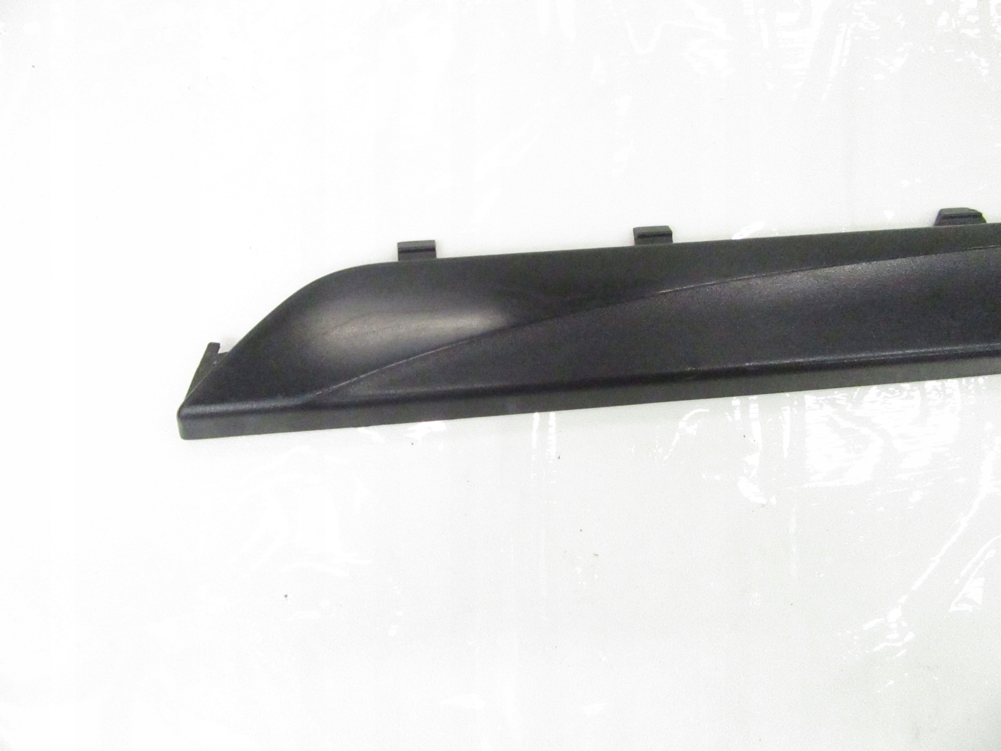 cover moulding cap of the threshold left front BMW e87
