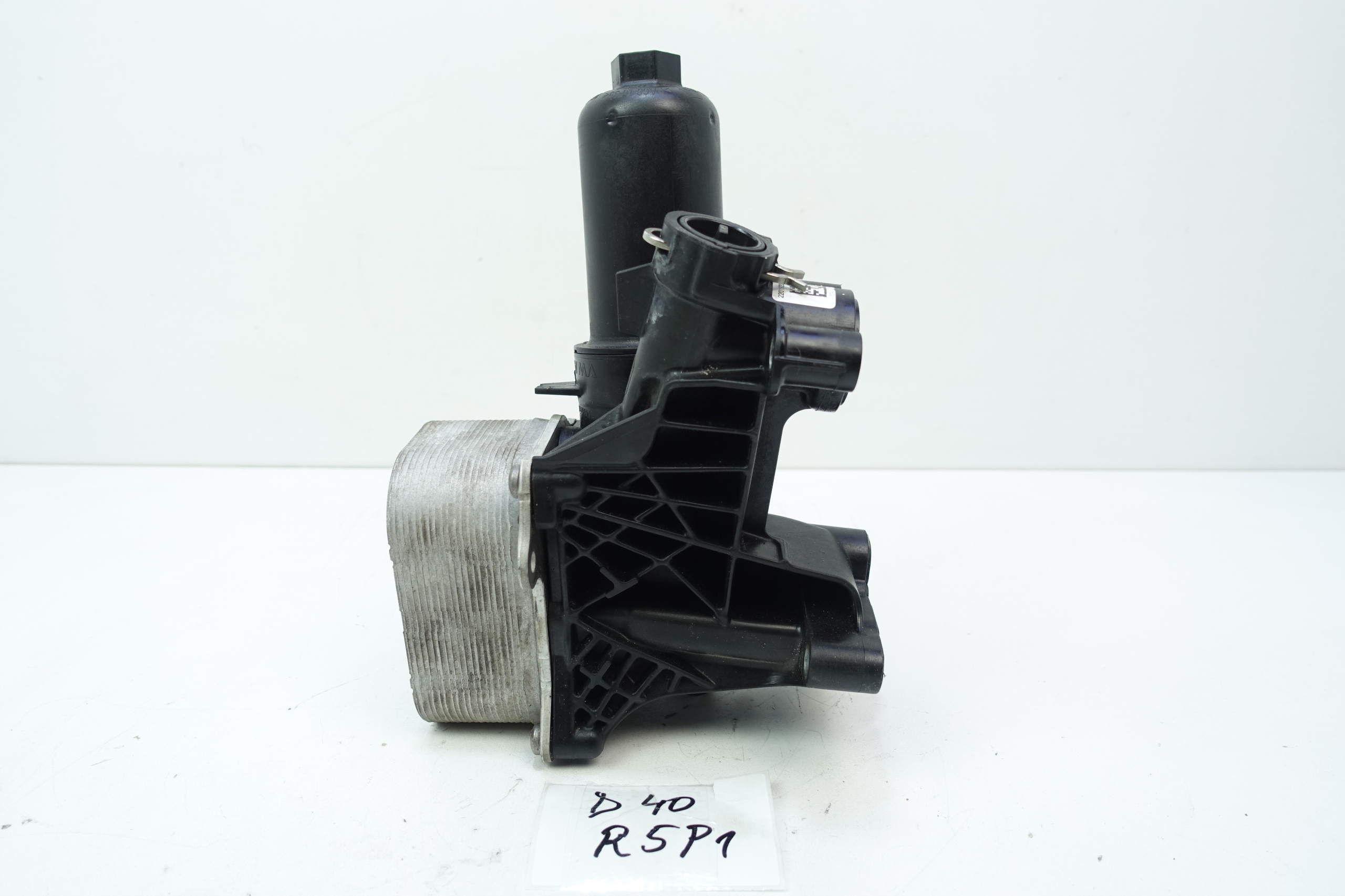 Ölfiltergehäuse VW GOLF 2.0 05L115389K