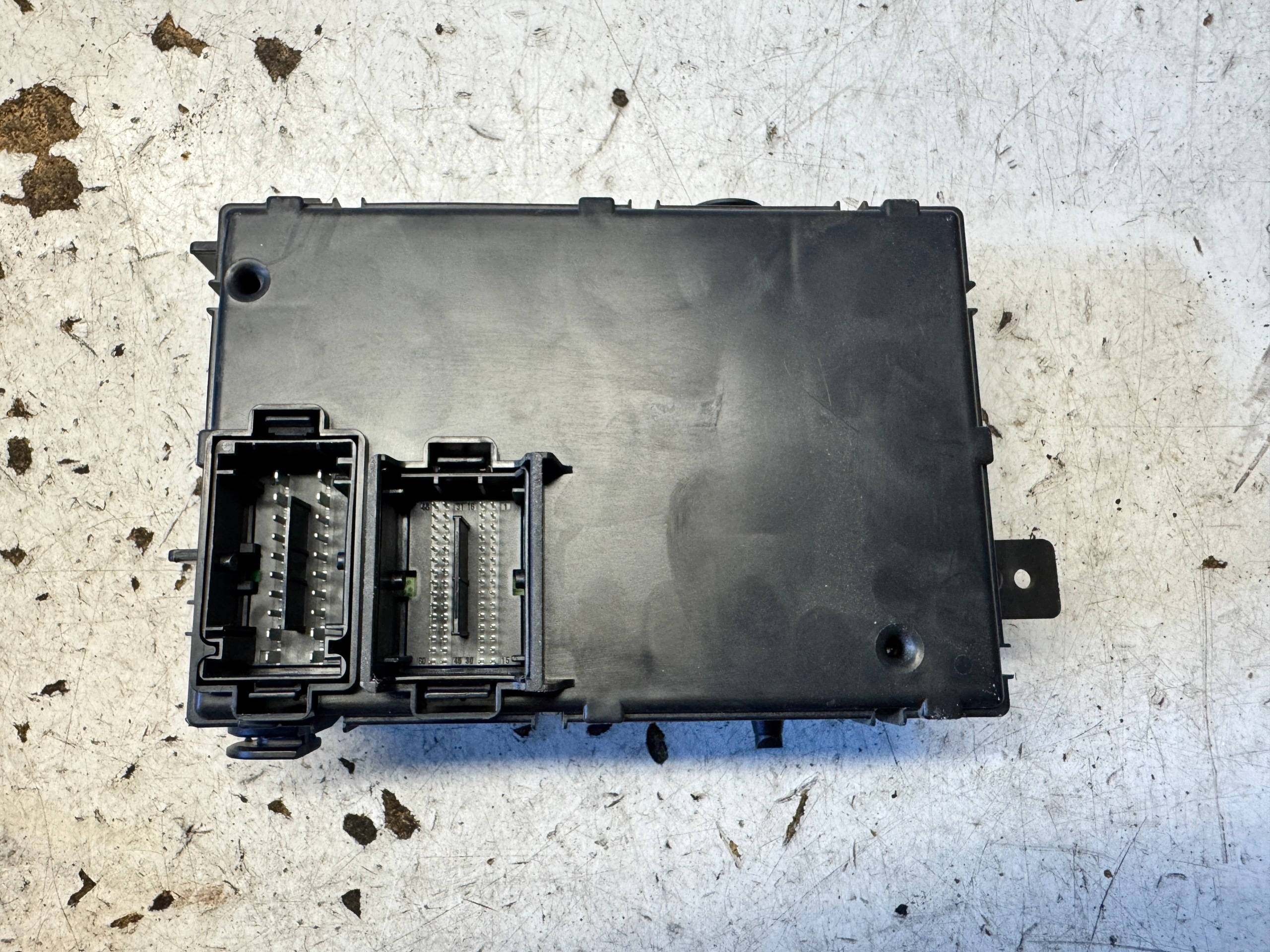 OPEL MERIVA B Module fusibles BSI Unité commande confort BCM 13349932 FU