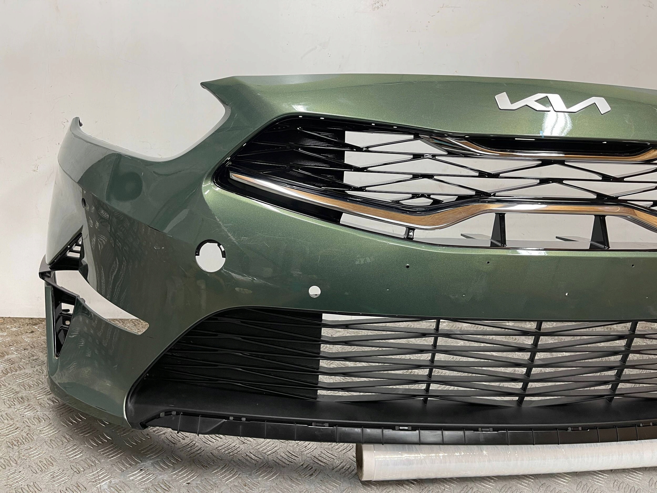 bumper front front KIA CEED III 3 LIFT 21- 4 X PDC