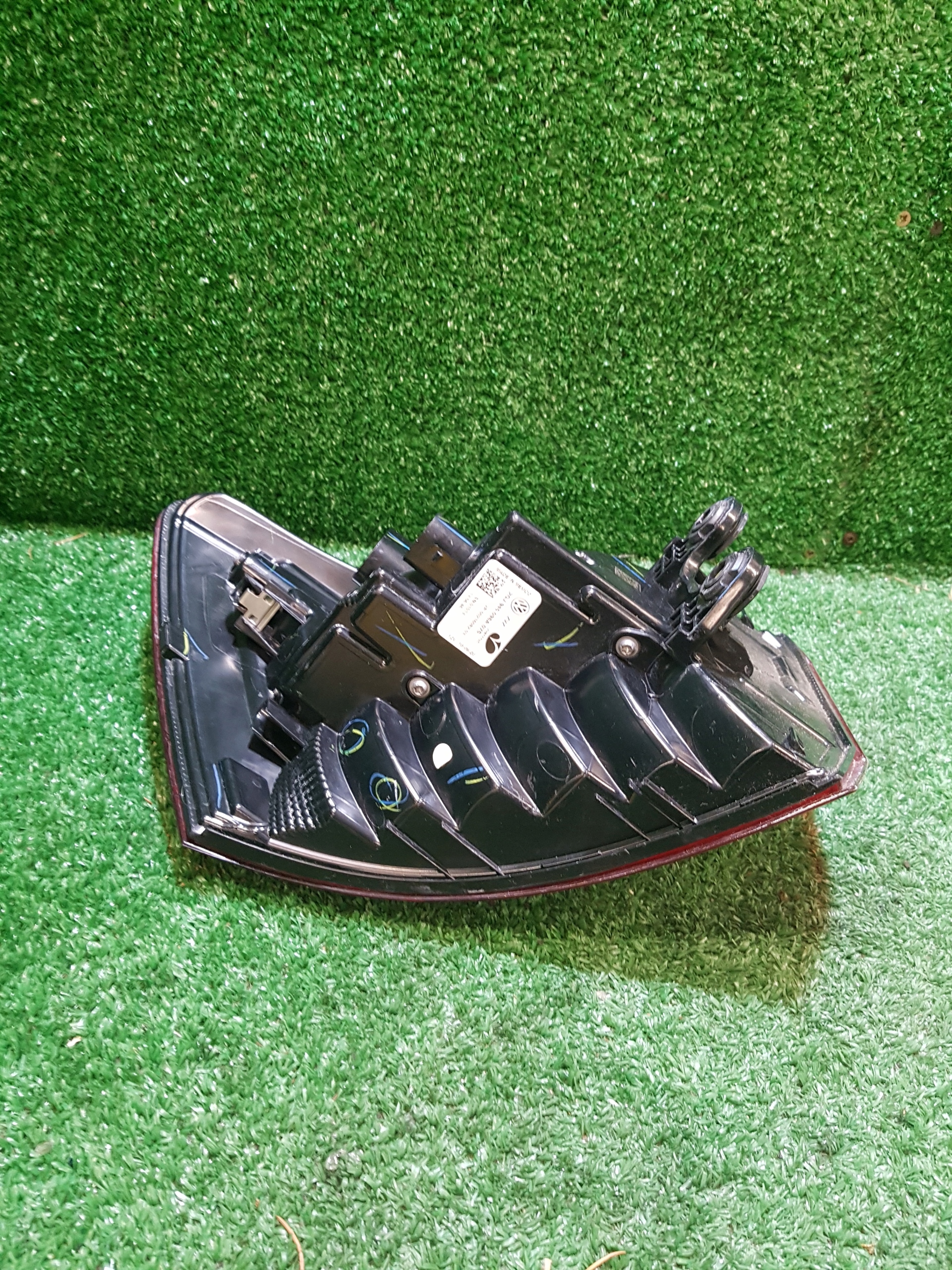 light right rear VOLKSWAGEN TAOS 2GJ945096A