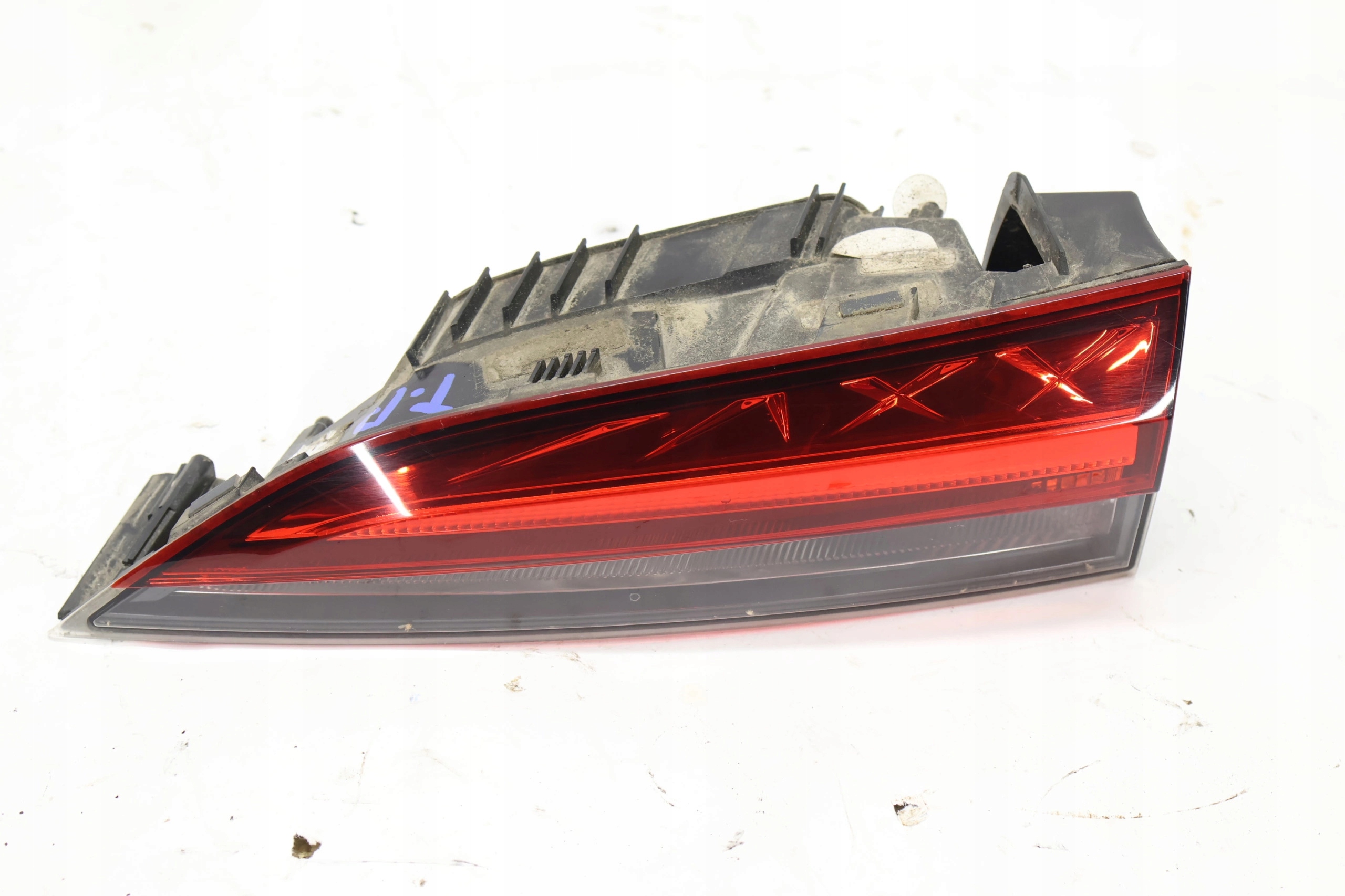 Skoda Scala lampa tył prawa 657945094