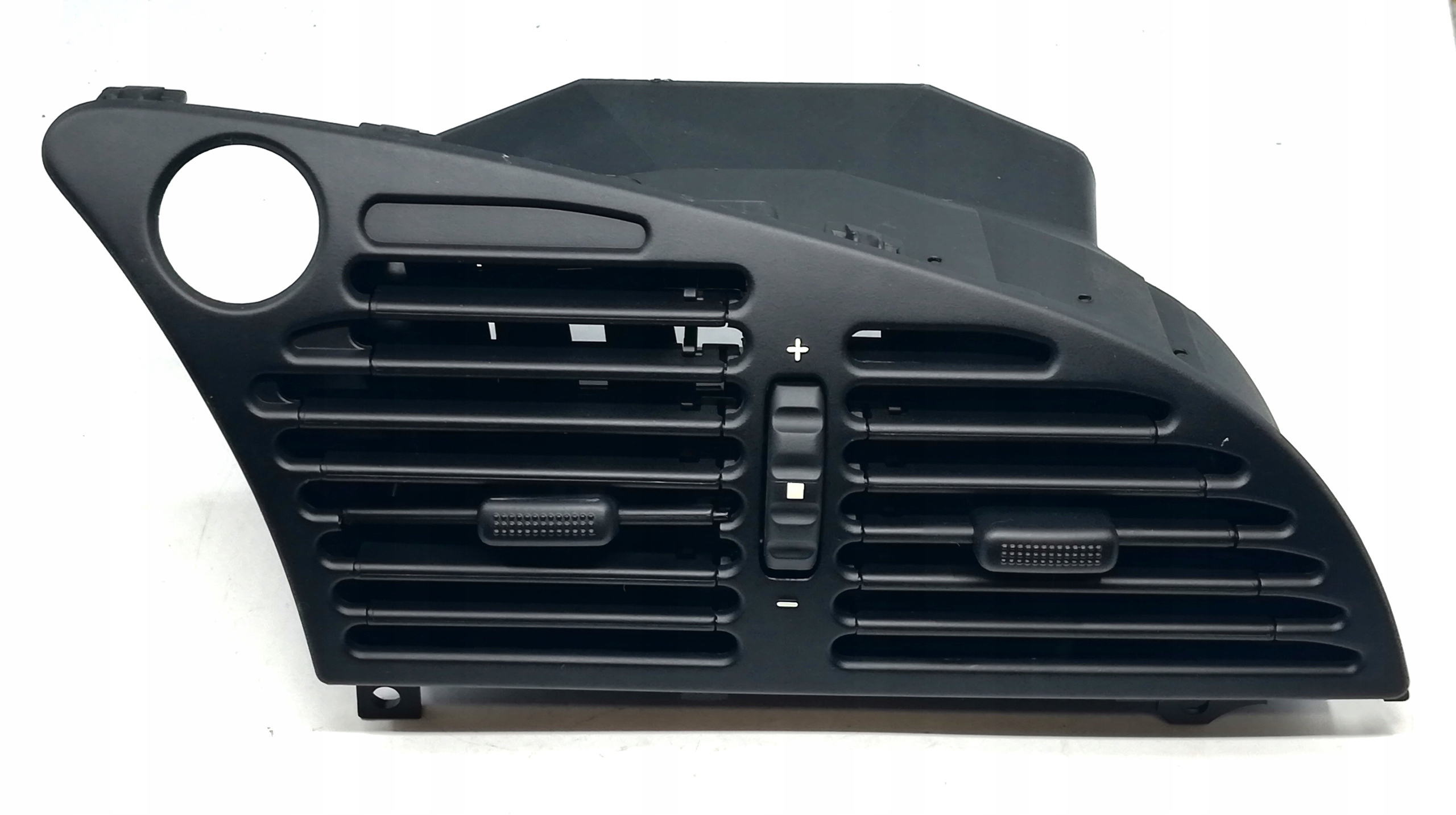 8264.Q2 - Решетка вентиляционного отверстия впускной CITROEN XSARA II 8364Q2 OE!