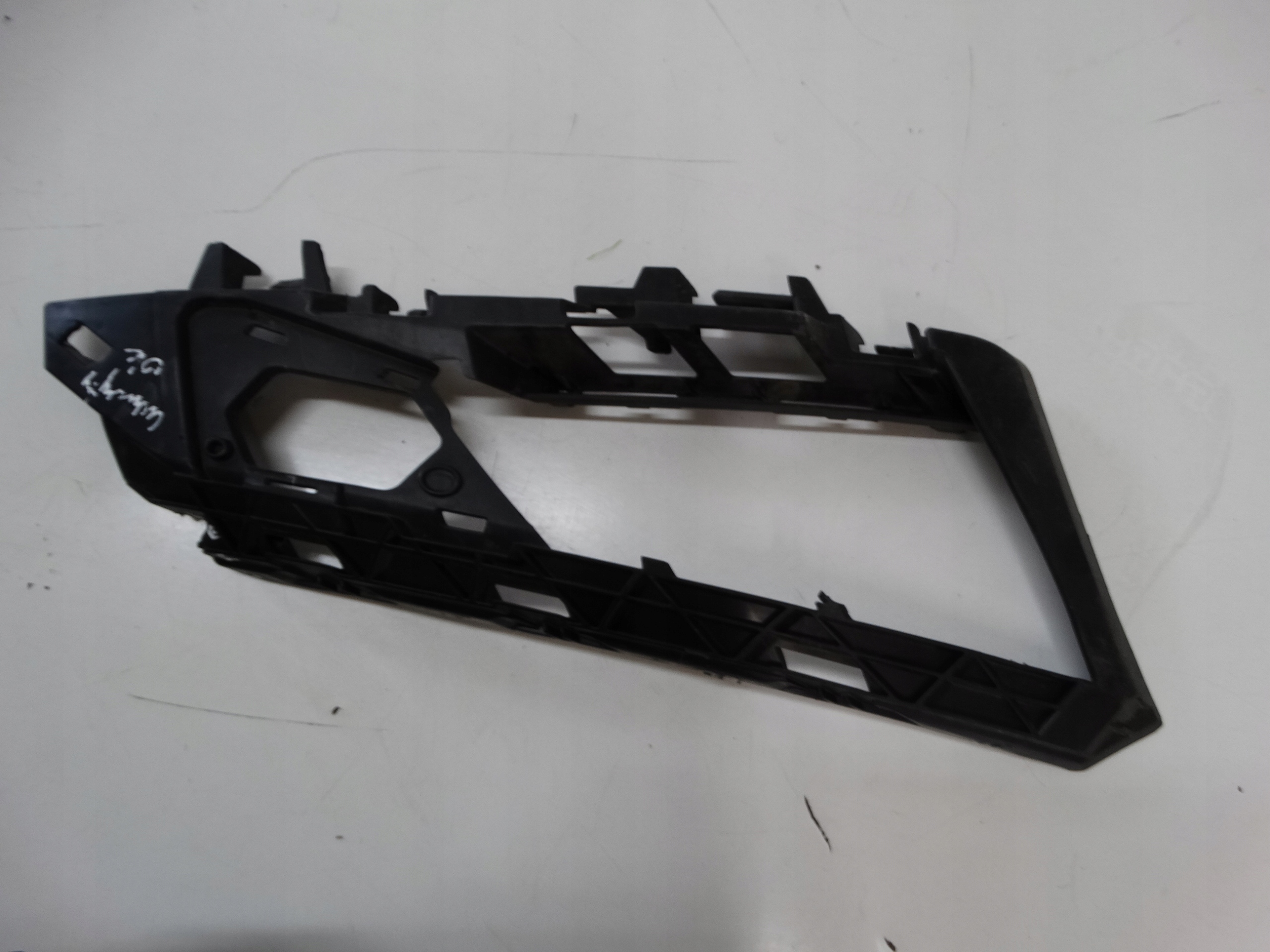 bumper bracket right front SKODA KODIAQ 565807056